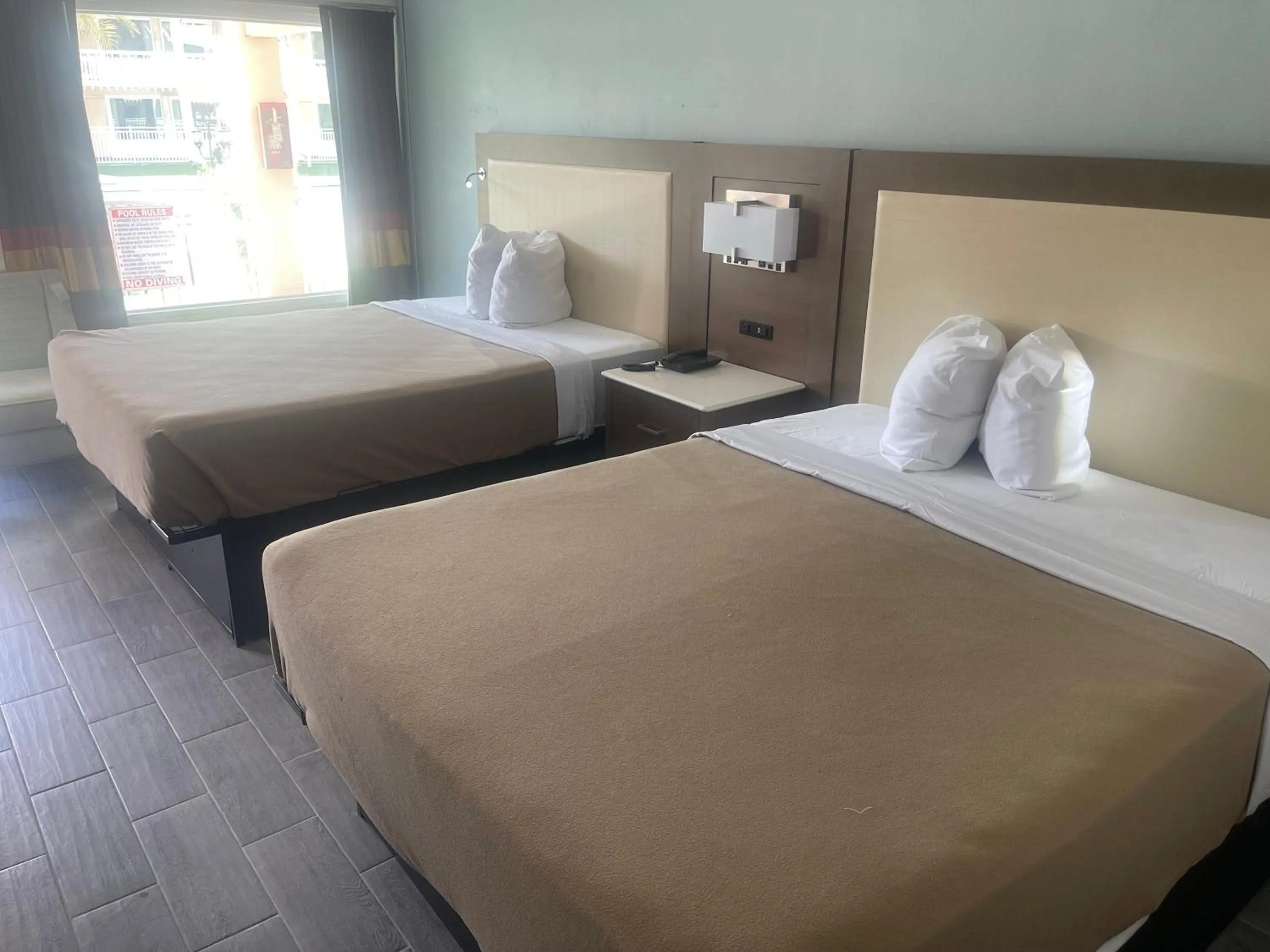 Photo of the whole room, Bed in Rodeway Inn