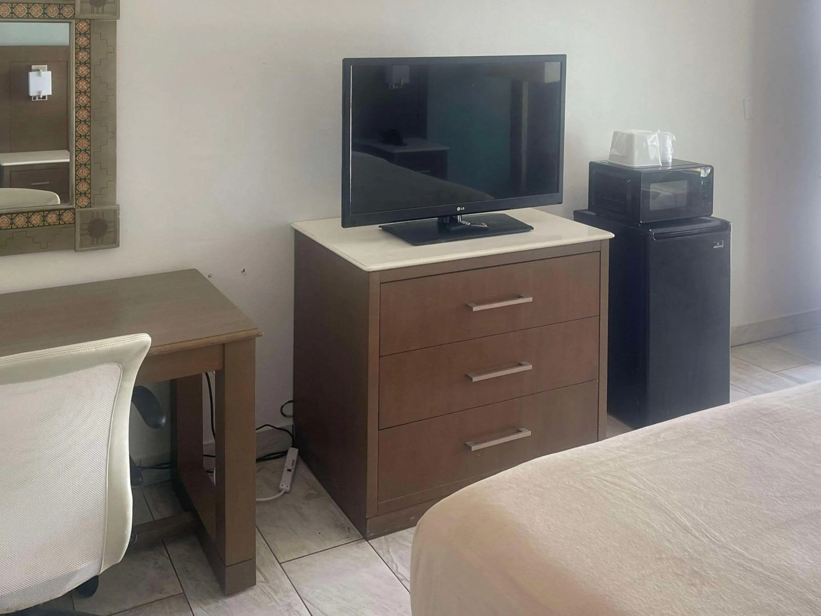 Bedroom in Rodeway Inn