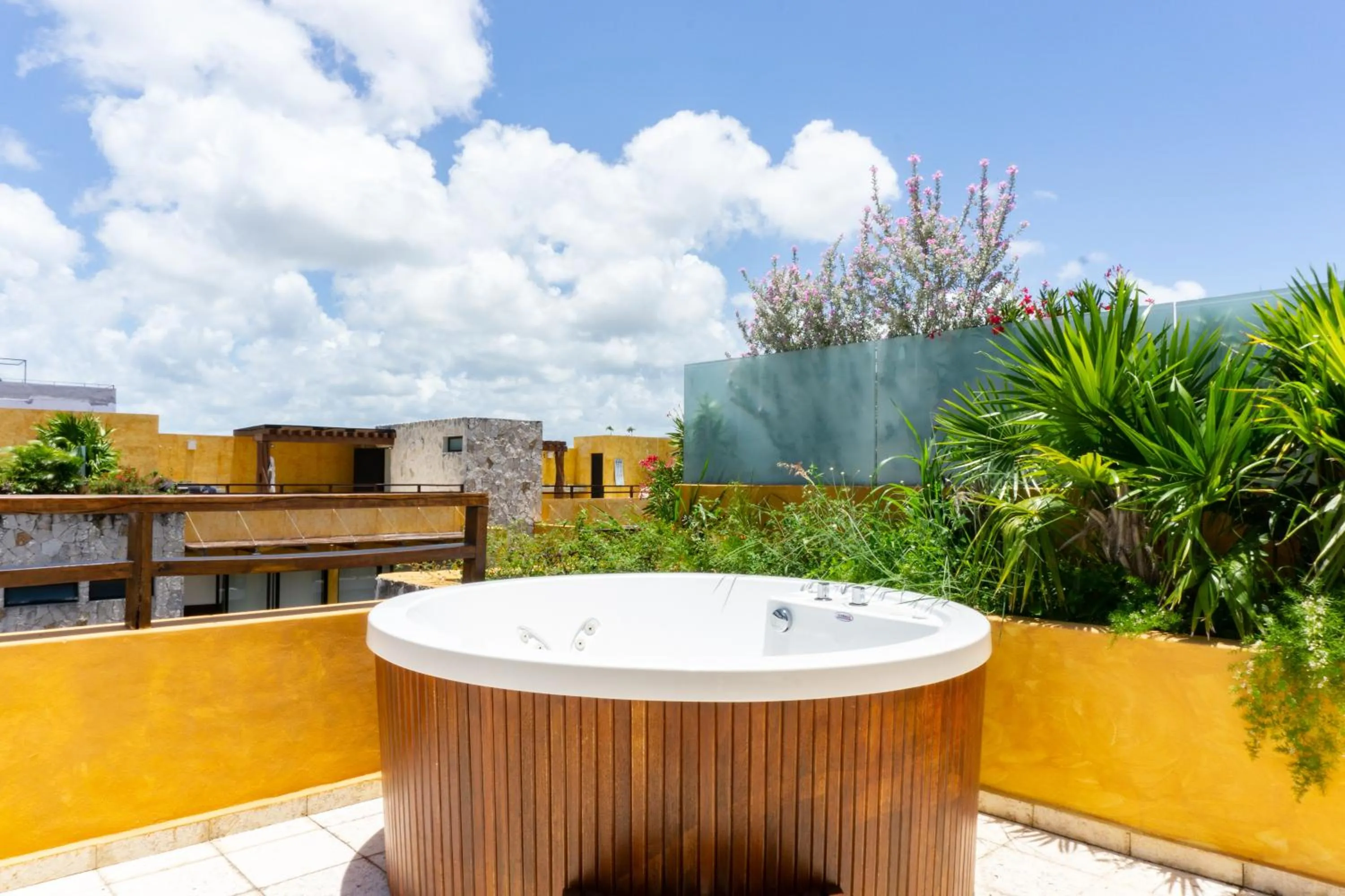 Balcony/Terrace in Lunada Condo by BVR