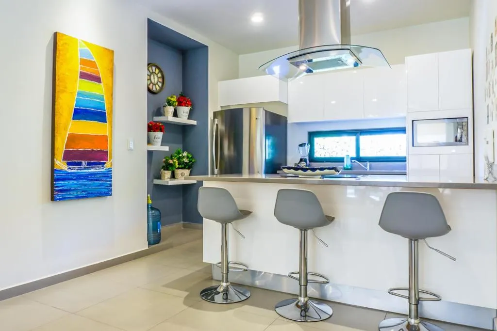 Kitchen or kitchenette in Lunada Condo by BVR