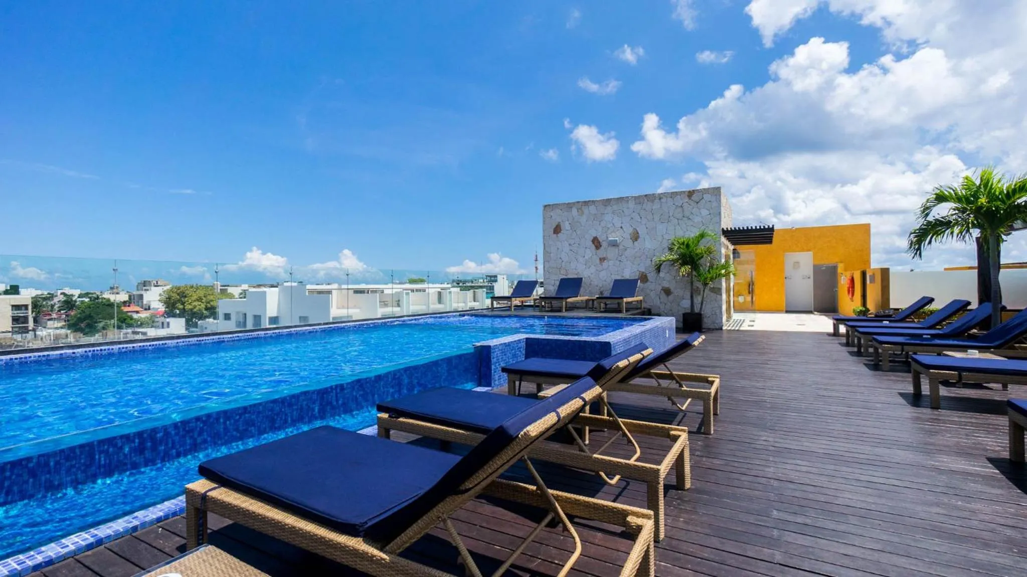 Balcony/Terrace in Lunada Condo by BVR