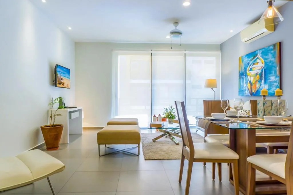 Dining area in Lunada Condo by BVR