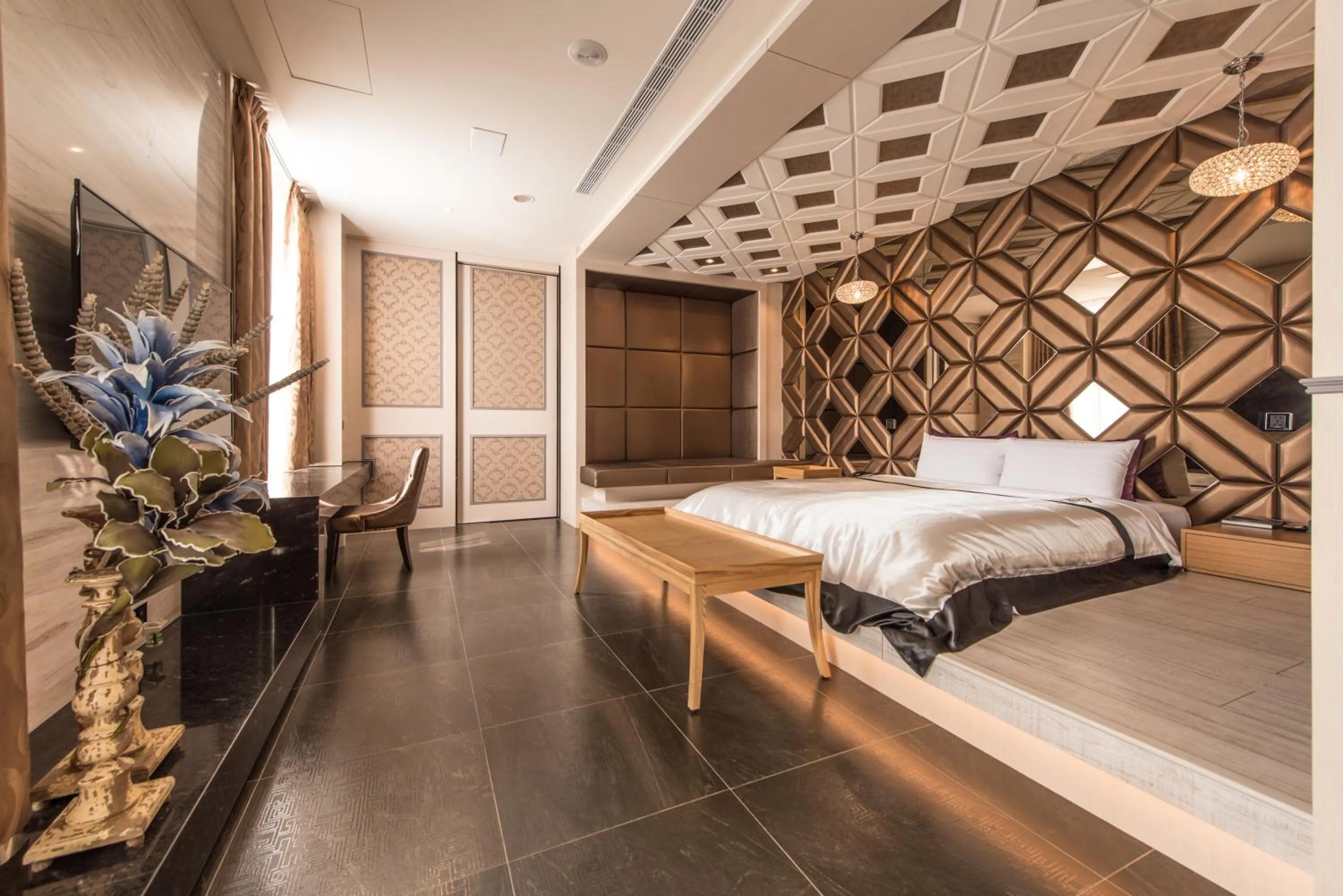 Decorative detail, Bed in Voga Motel