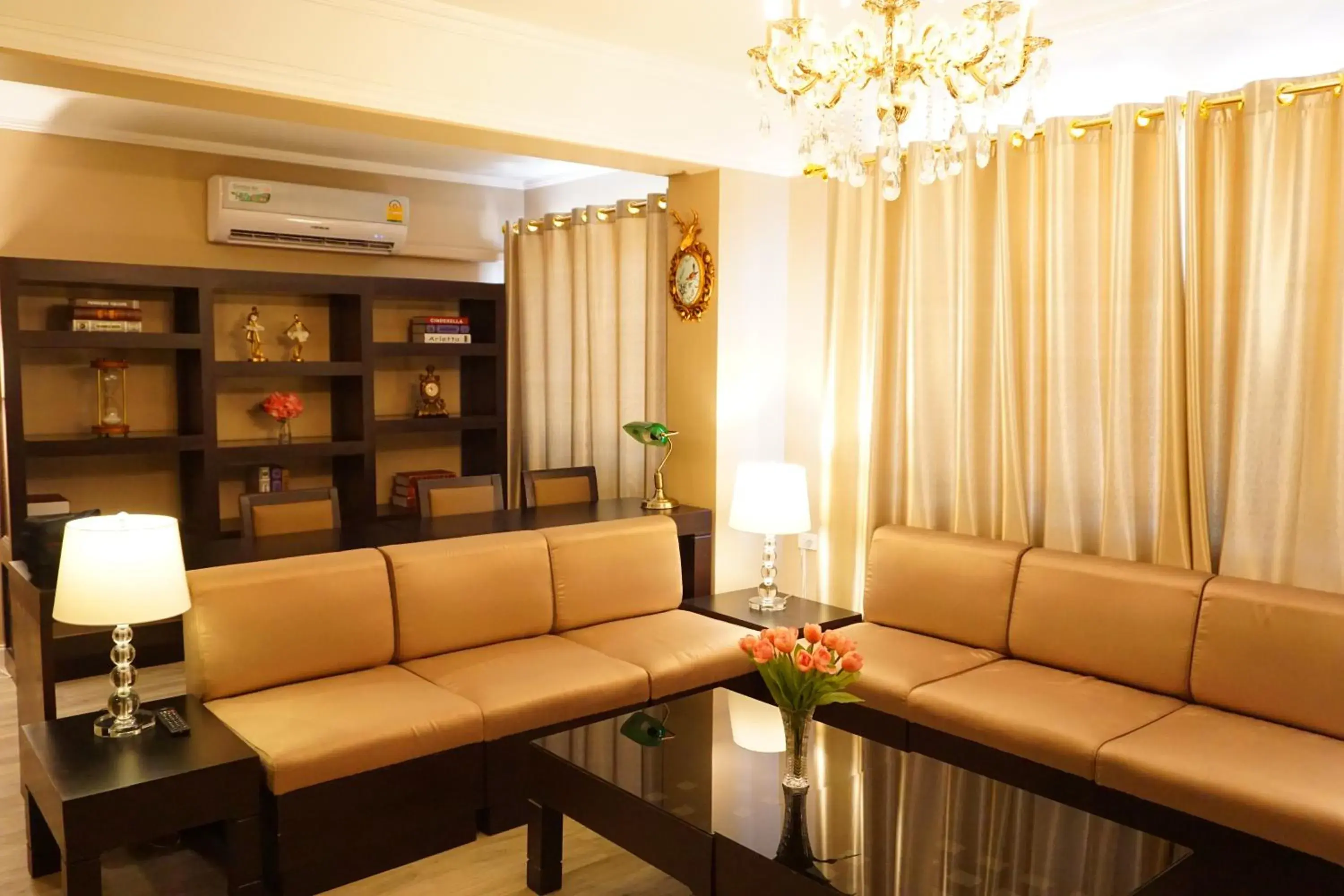 Lounge or bar in Taris Art Hotel Phrae Lounge or bar in Taris Art Hotel Phrae