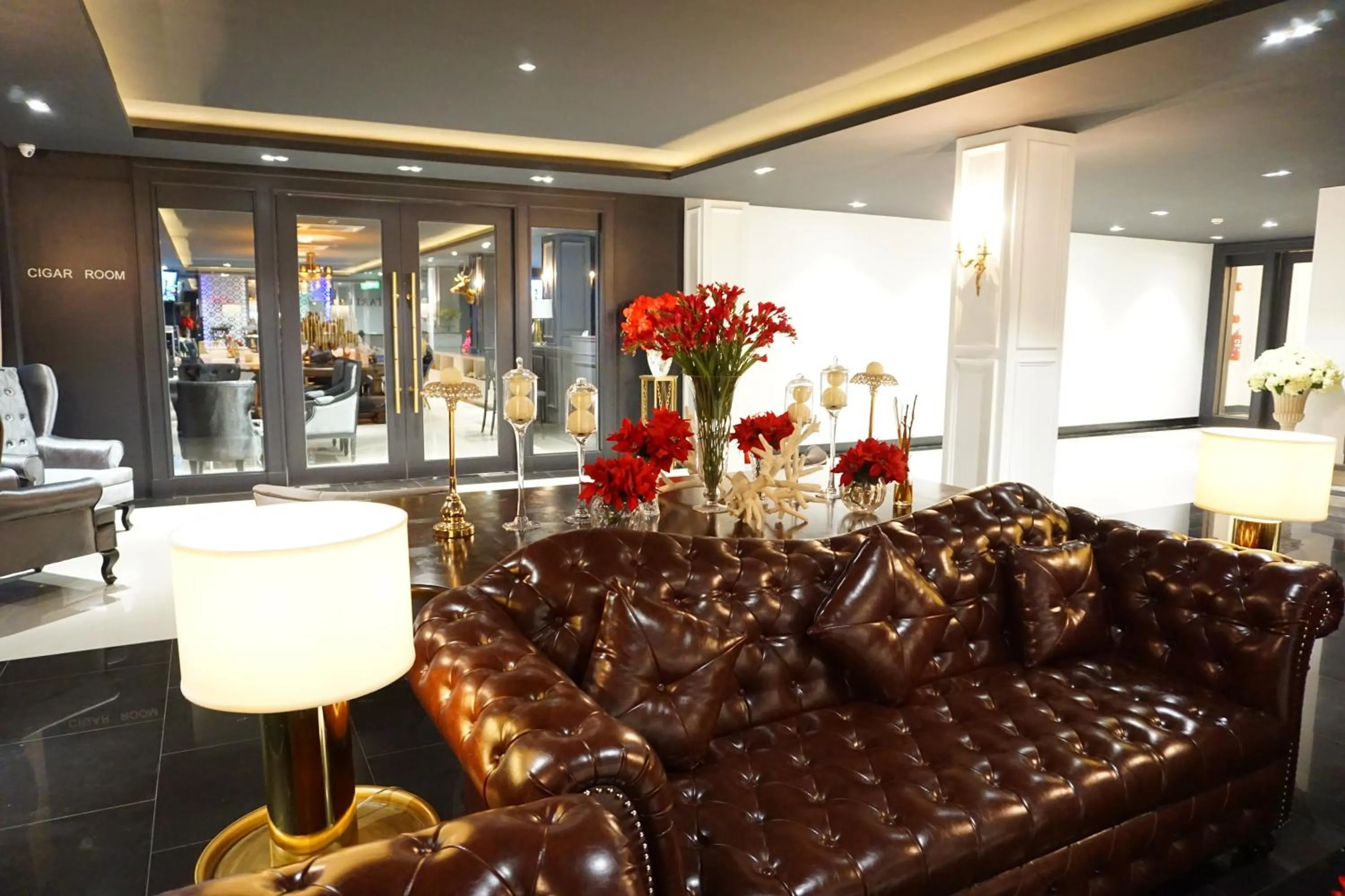 Lobby or reception in Taris Art Hotel Phrae