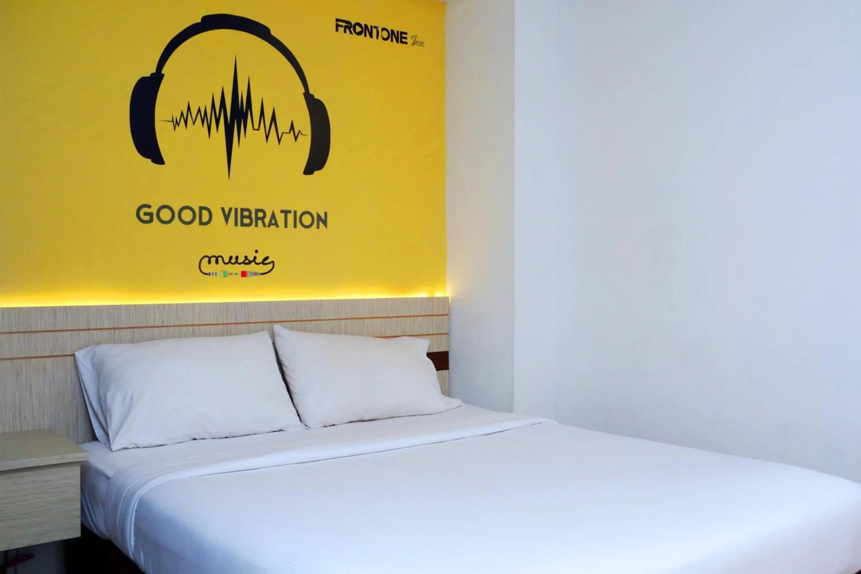 Bed in Front One Inn Sidoarjo Bed in Front One Inn Sidoarjo