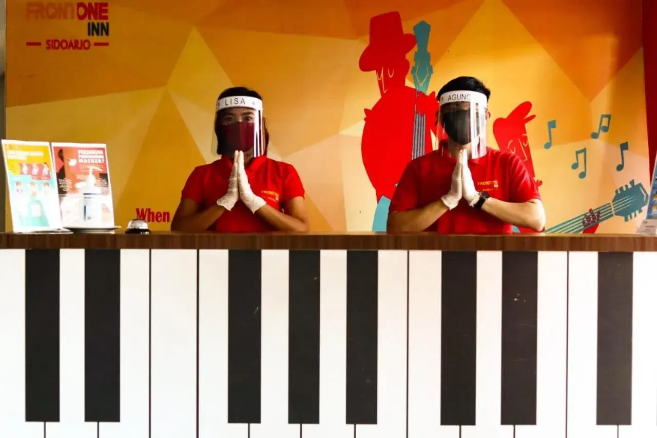 Front One Inn Sidoarjo Front One Inn Sidoarjo