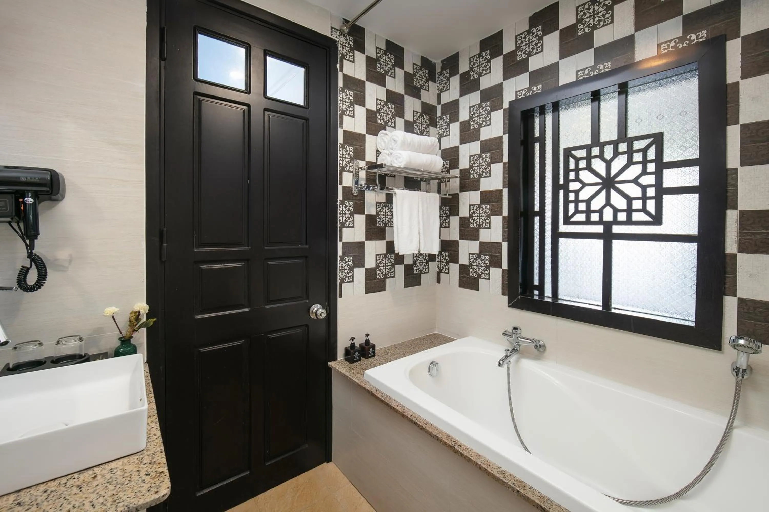 Bathroom in Hoi An Rose Garden Hotel