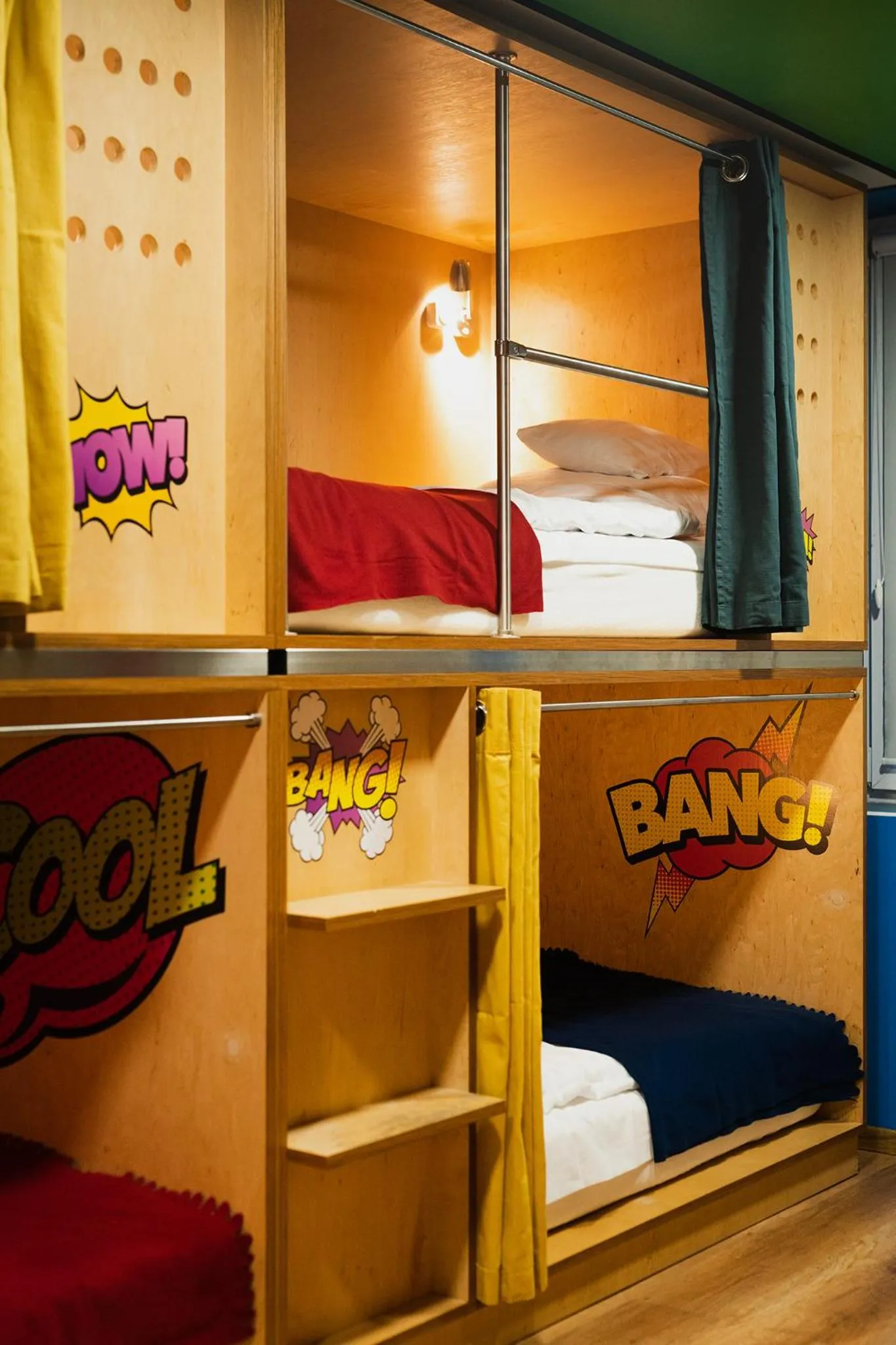 bunk bed, Bed in Good Times House
