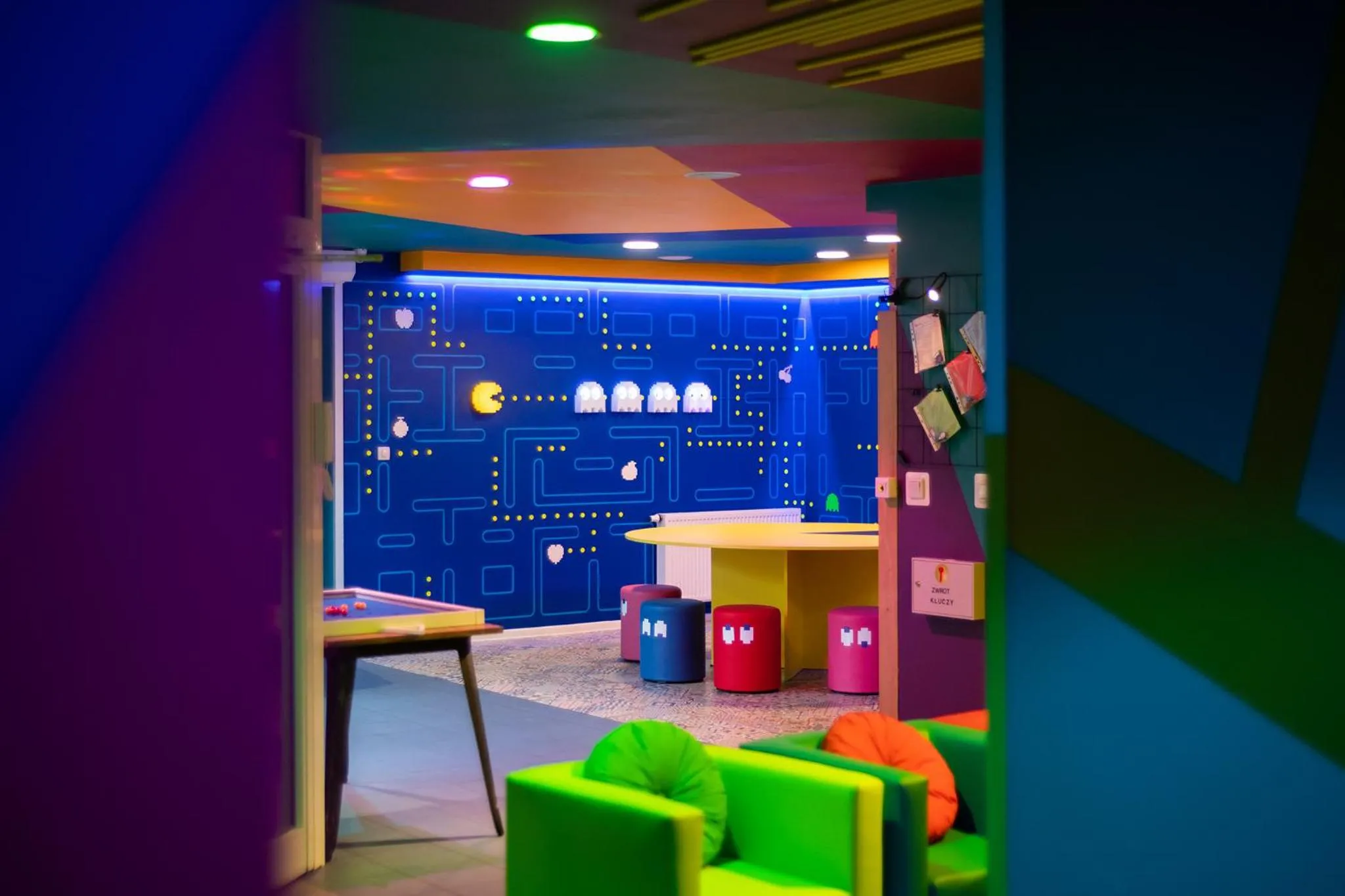 Communal lounge/ TV room in Good Times House