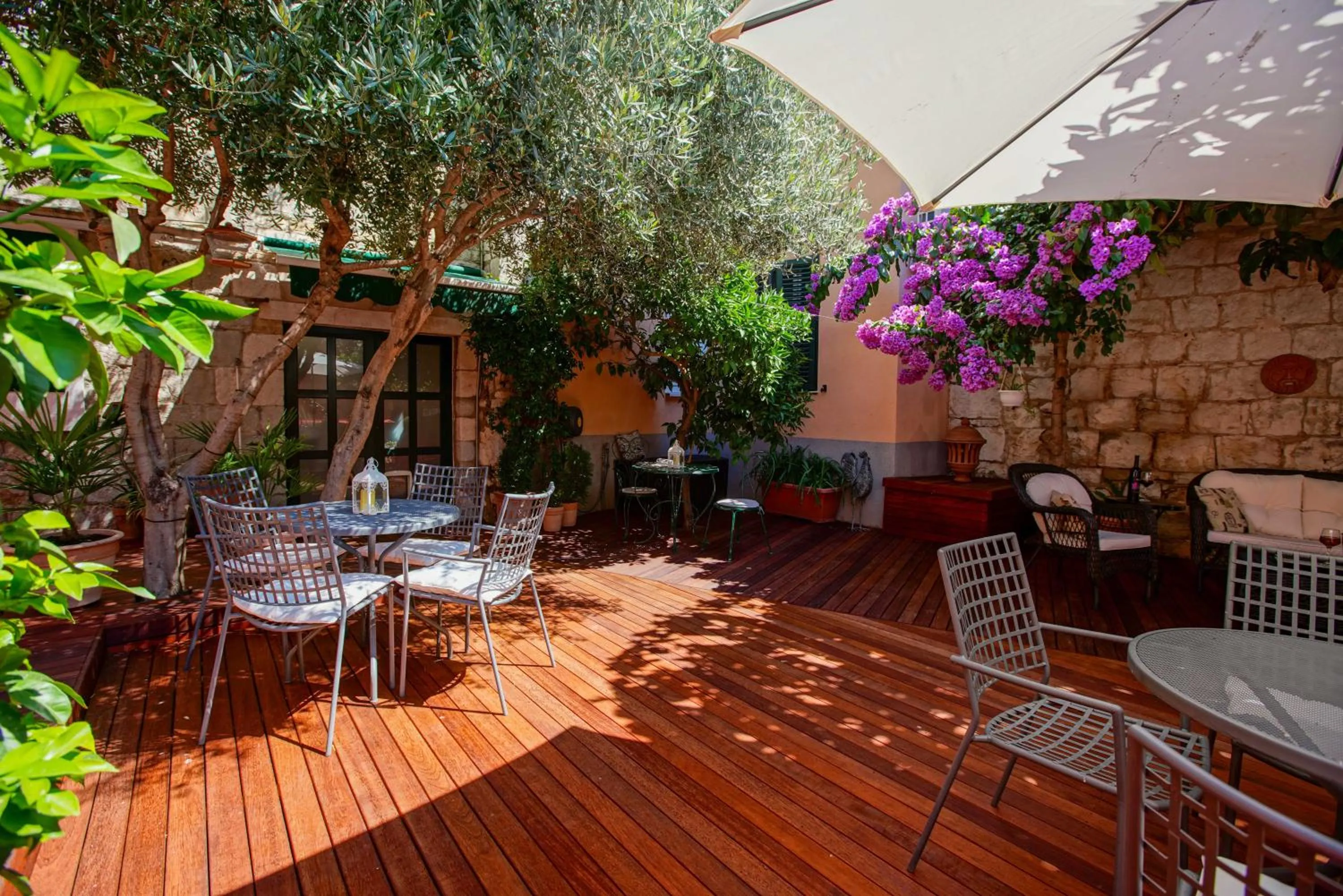 Garden in Boutique Guest Accommodation Zephyrus
