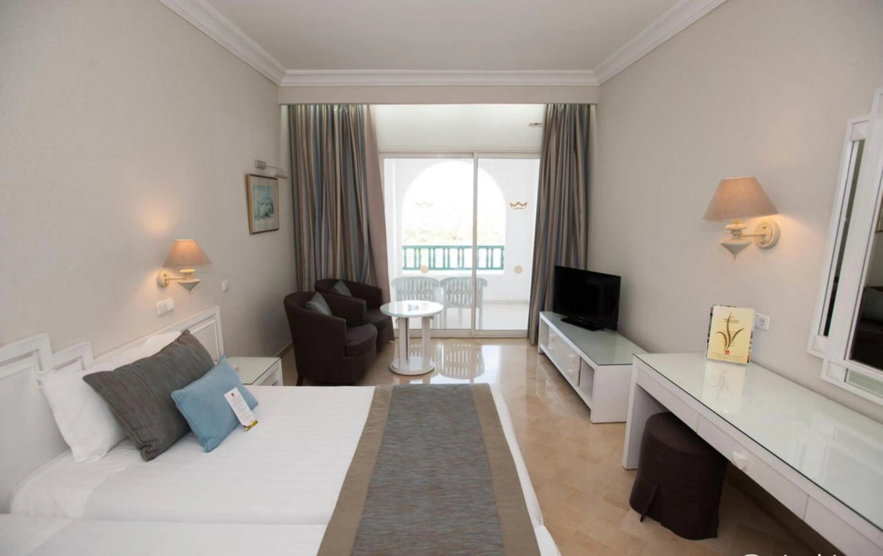 Photo of the whole room, Bed in Royal Garden Palace - Families and Couples