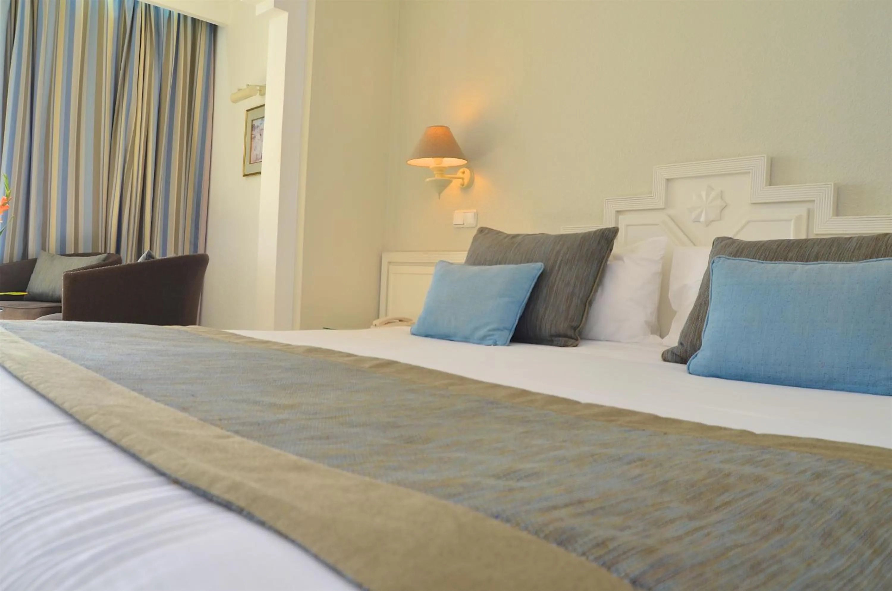 Bed in Royal Garden Palace - Families and Couples