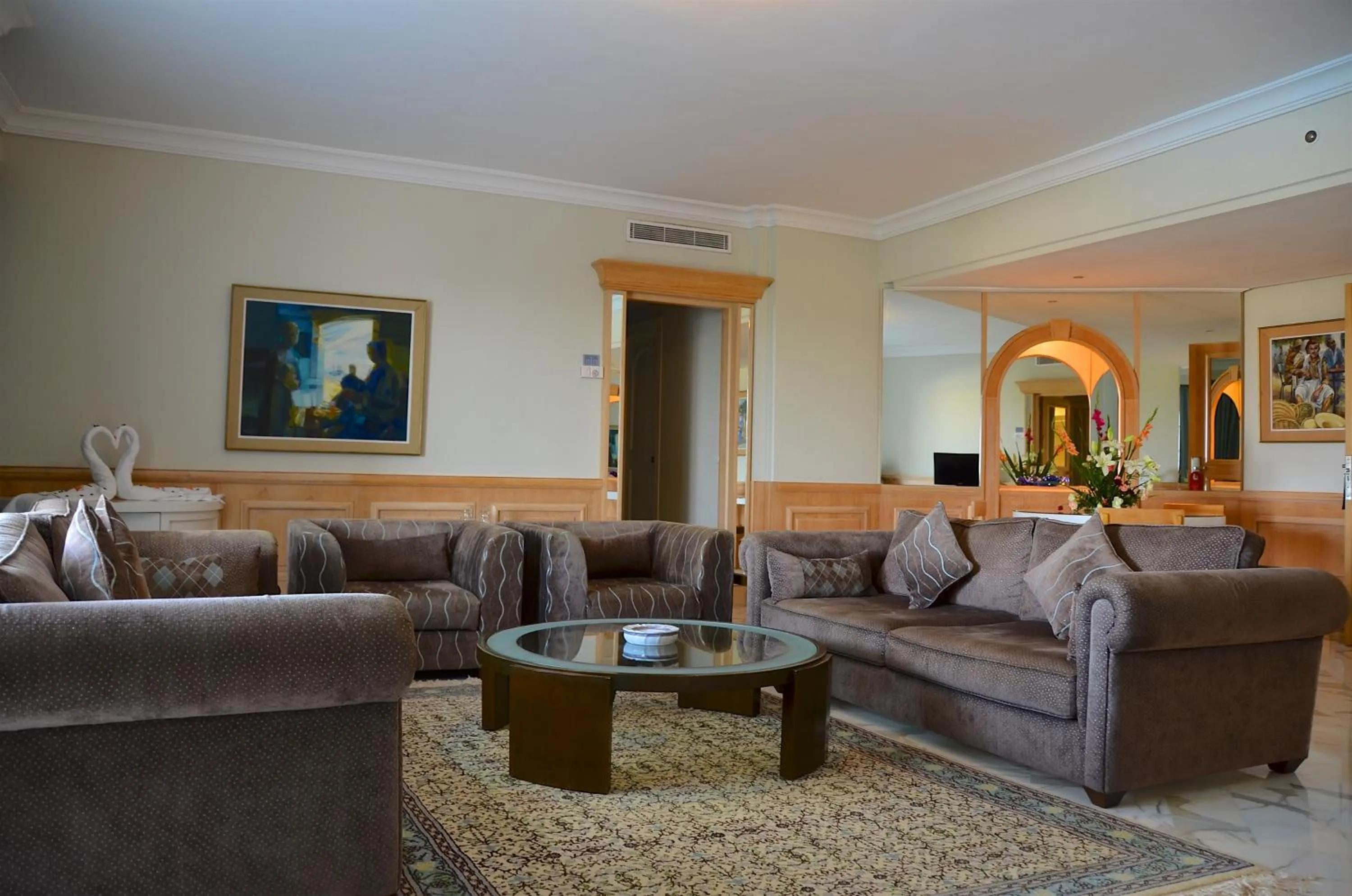 Lounge or bar in Royal Garden Palace - Families and Couples