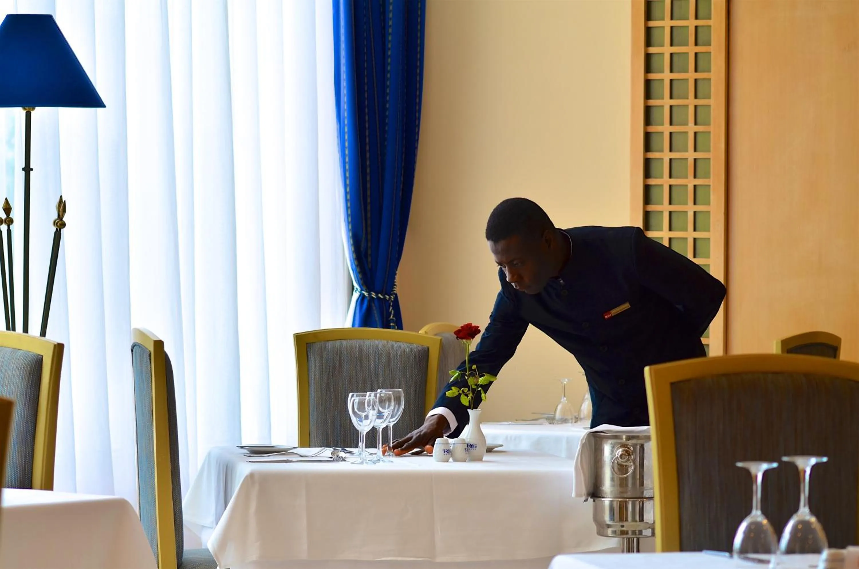 Lunch in Royal Garden Palace - Families and Couples