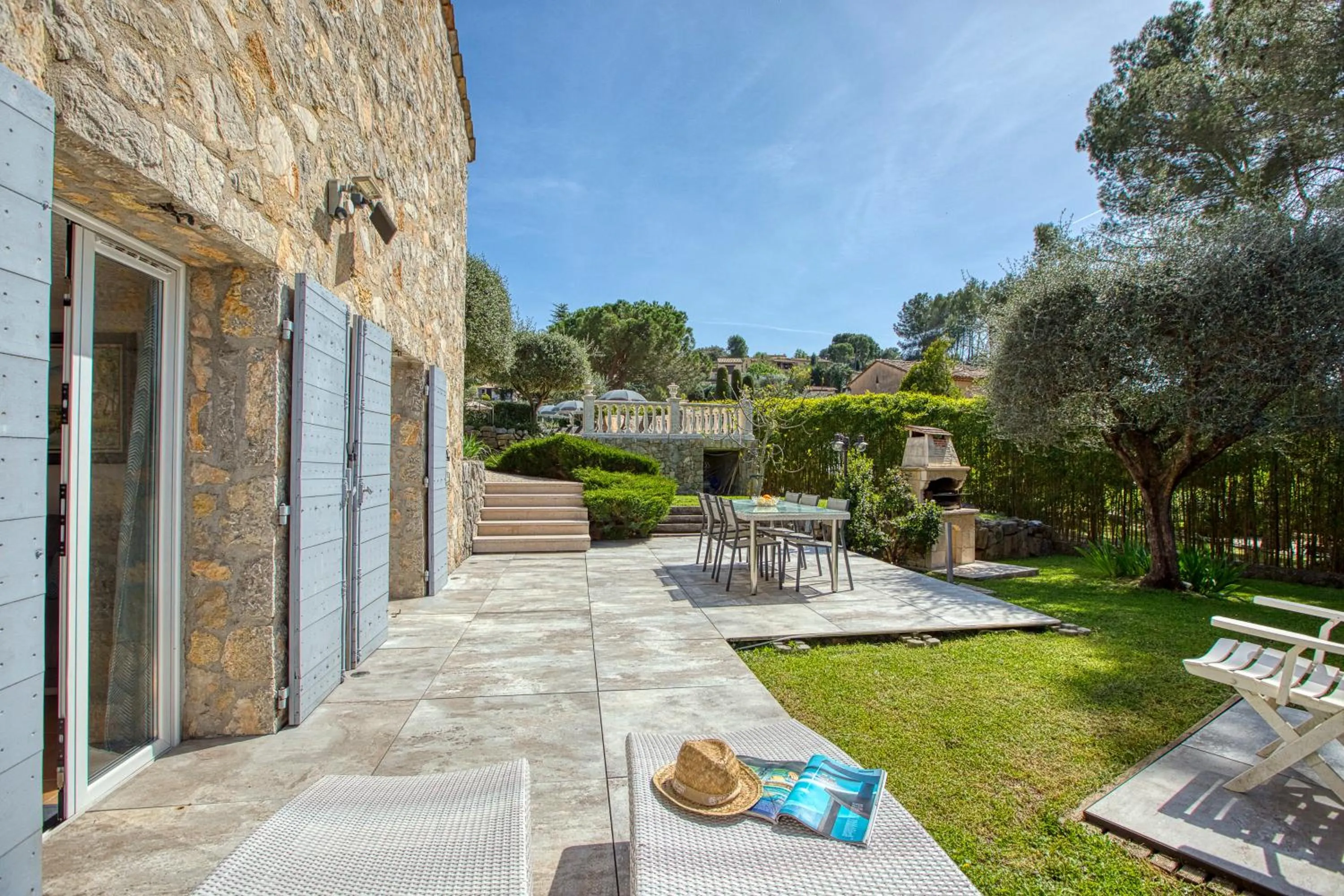 Gîte LES PINS climatisé piscine jardin parking