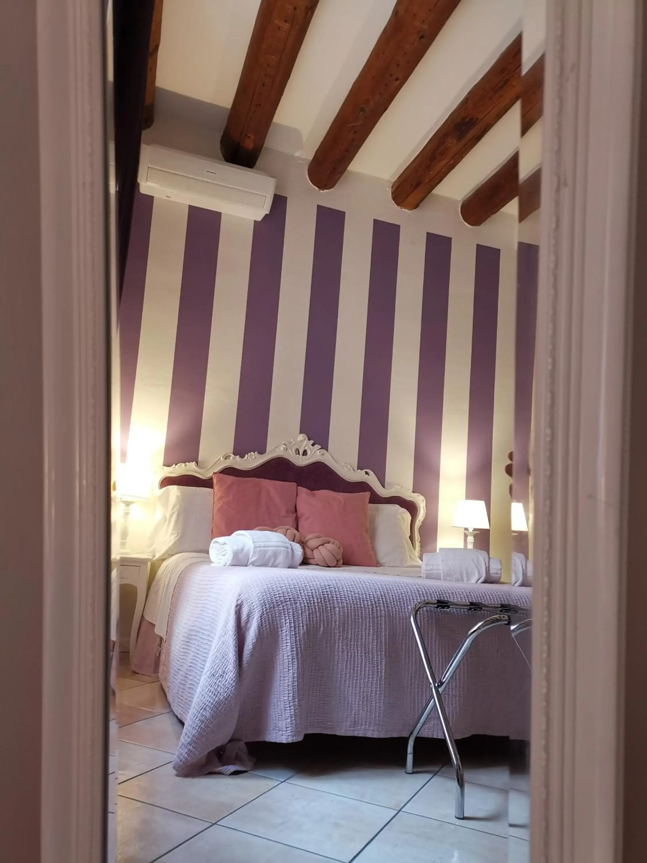 View (from property/room), Bed in Giardino Giusti House & Court View (from property/room), Bed in Giardino Giusti House & Court