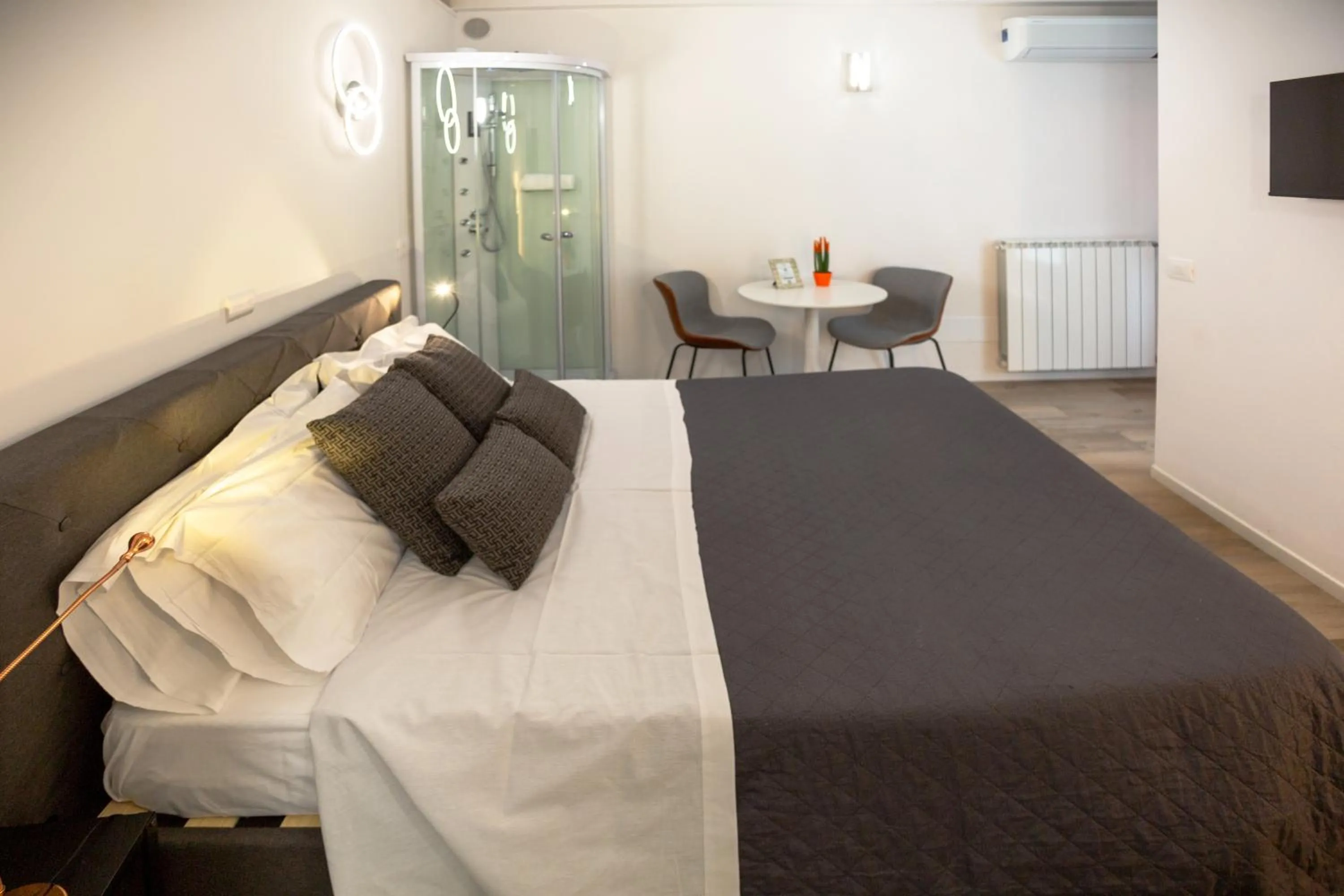 Photo of the whole room, Bed in Giardino Giusti House & Court