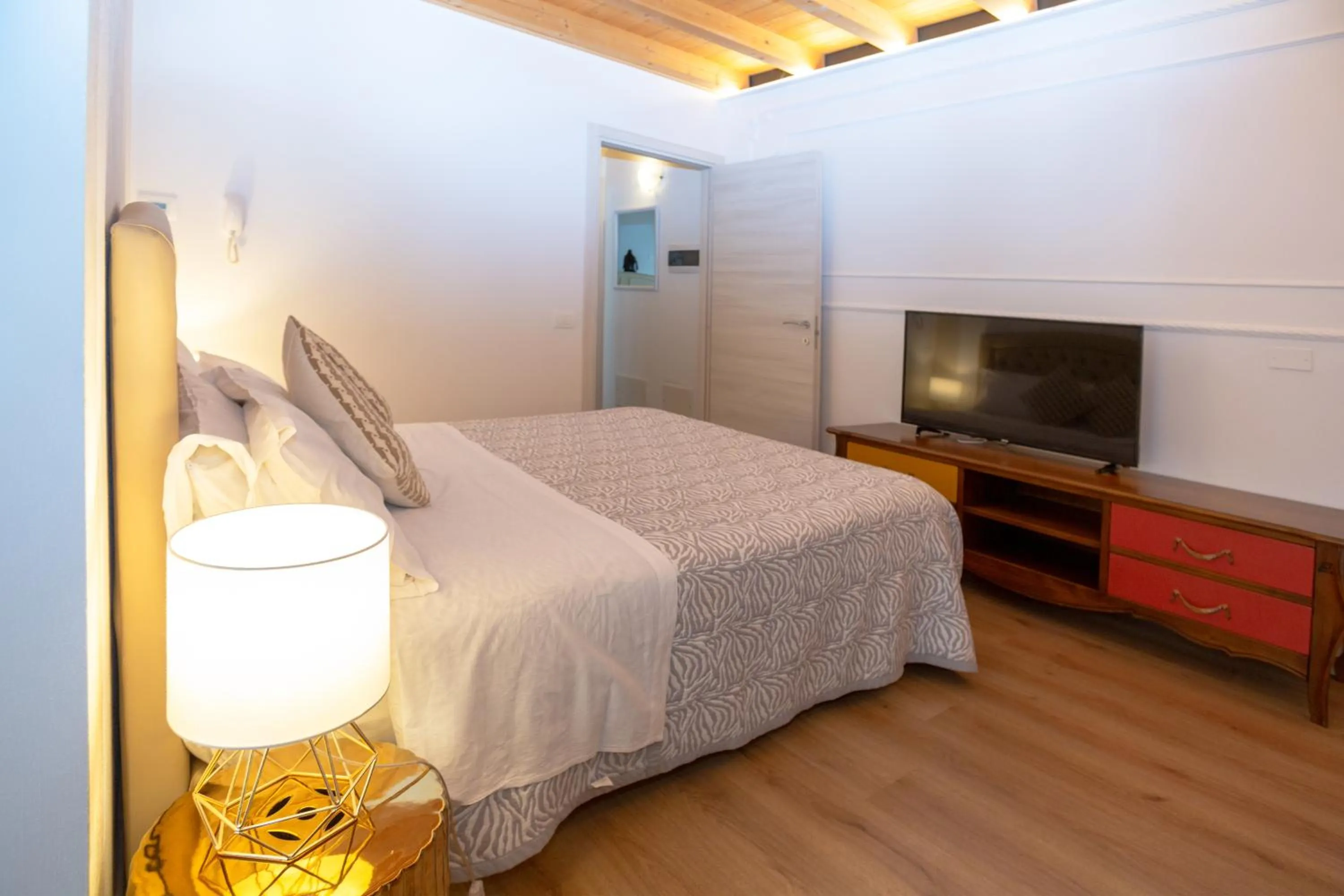 Photo of the whole room, Bed in Giardino Giusti House & Court