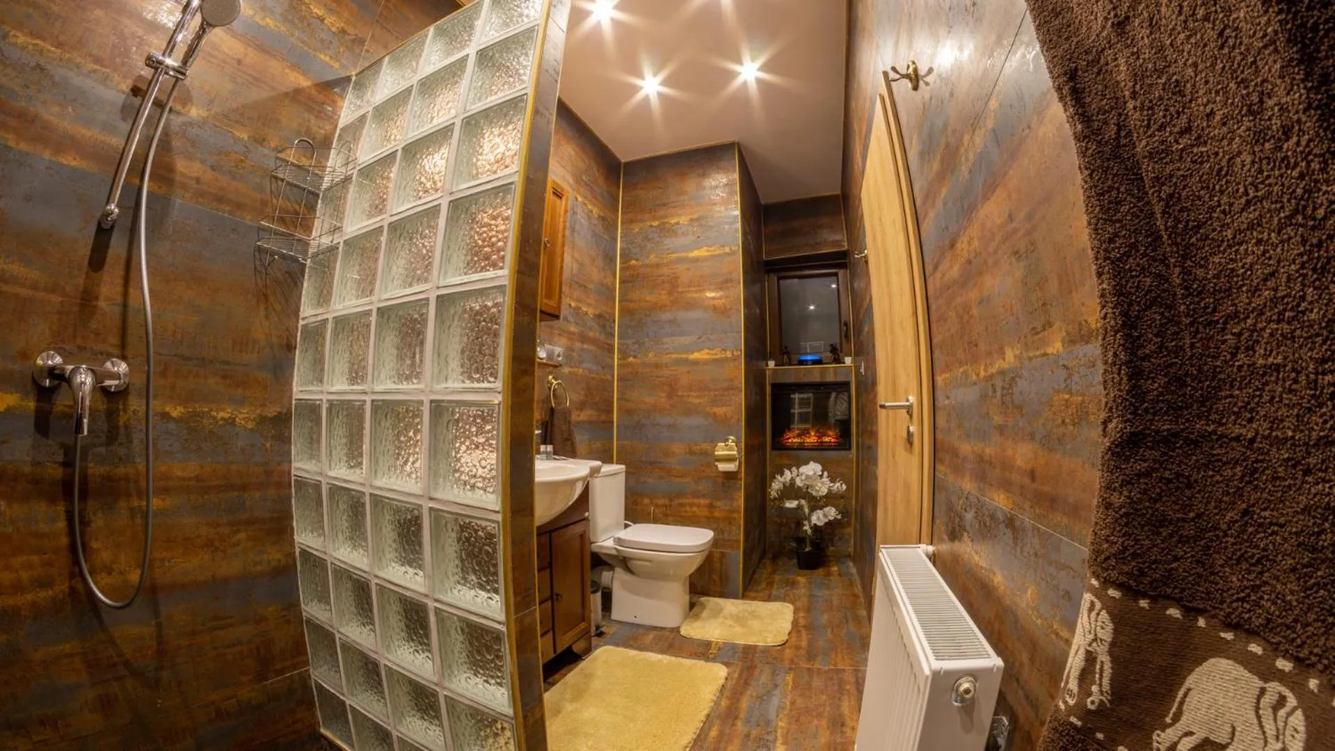 Toilet in Hermannstadt House