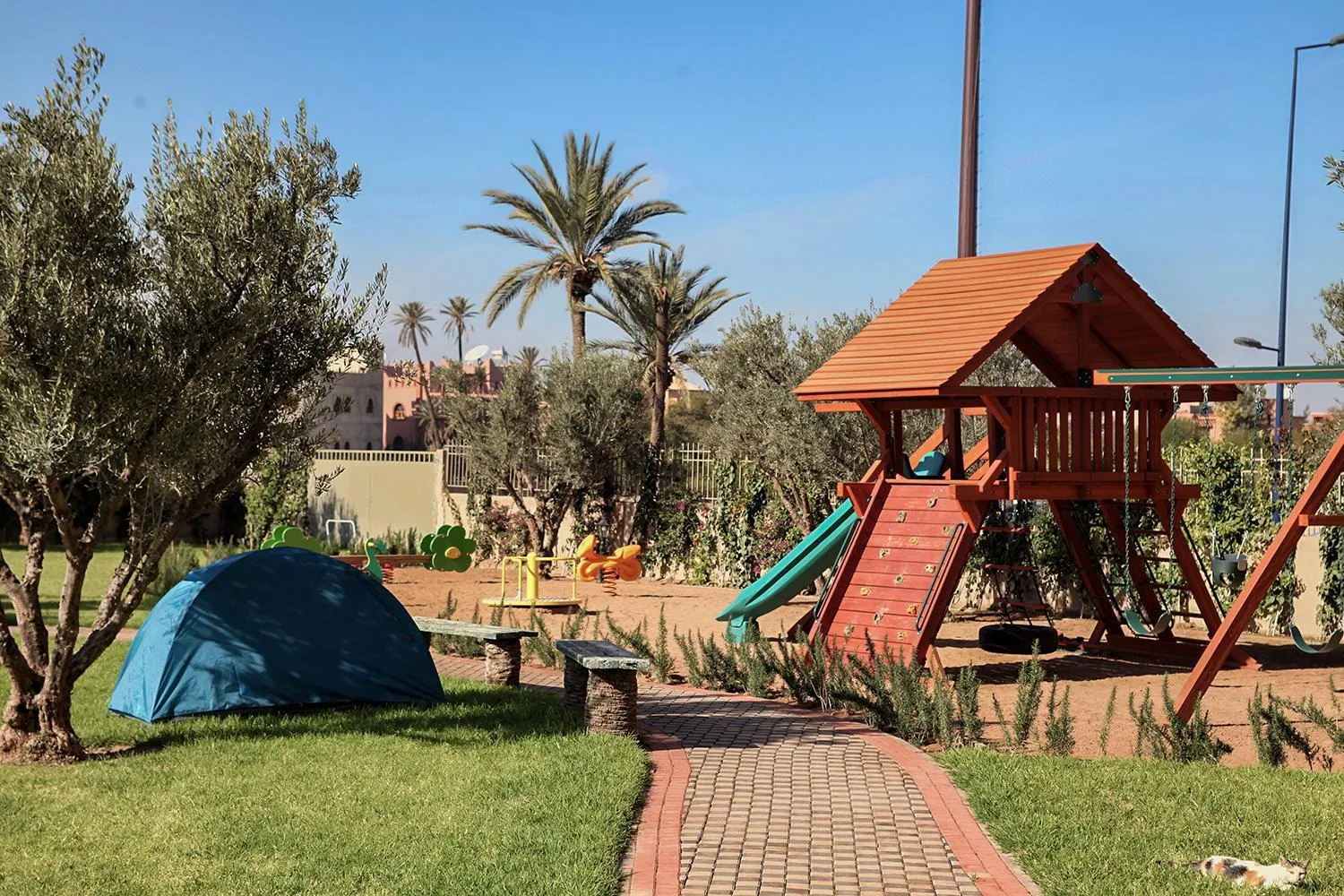 Children play ground in Wazo Appart-Hôtel