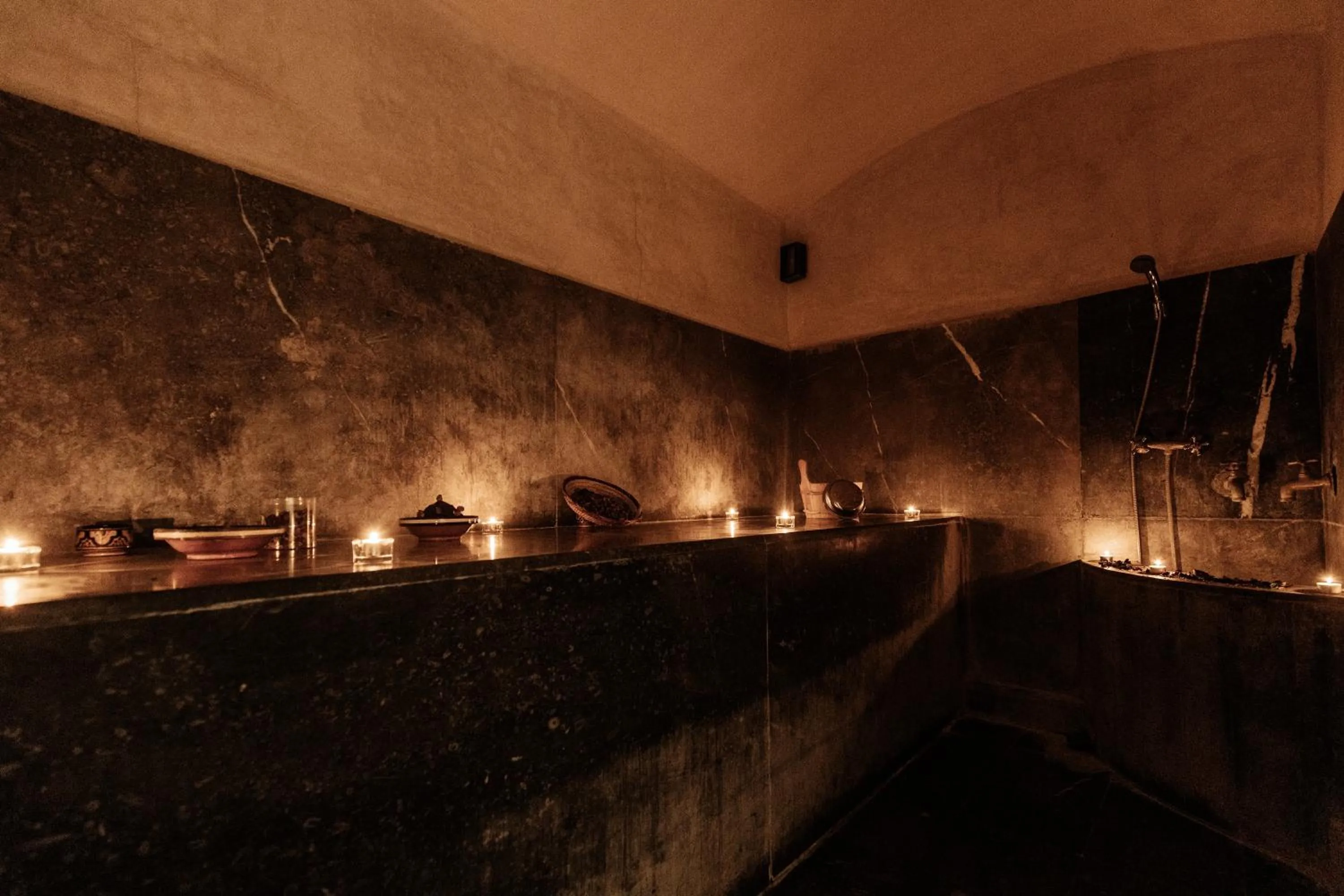 Hot Spring Bath in Wazo Appart-Hôtel