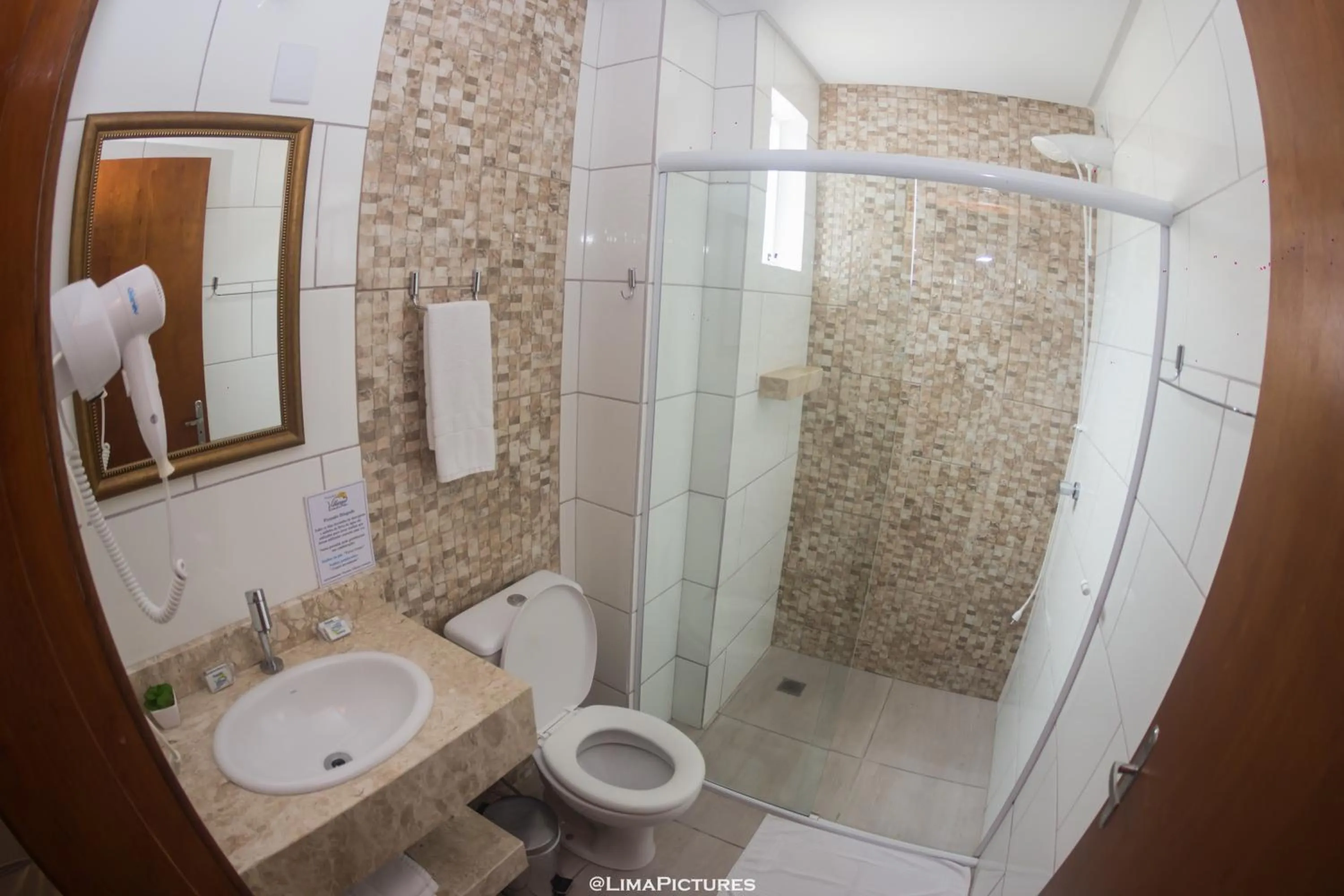 Shower in Pousada Villarejo Armação