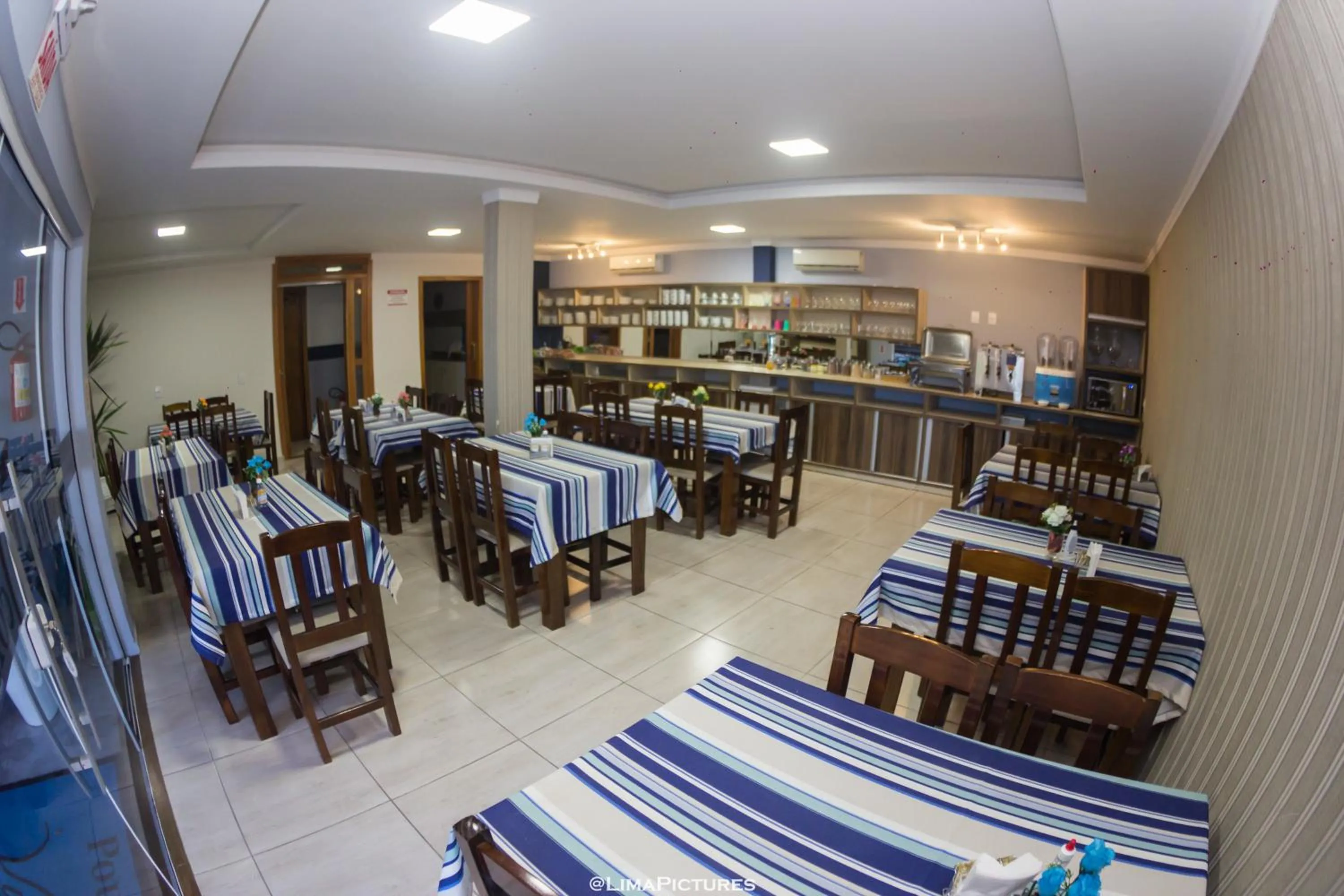 Restaurant/places to eat in Pousada Villarejo Armação