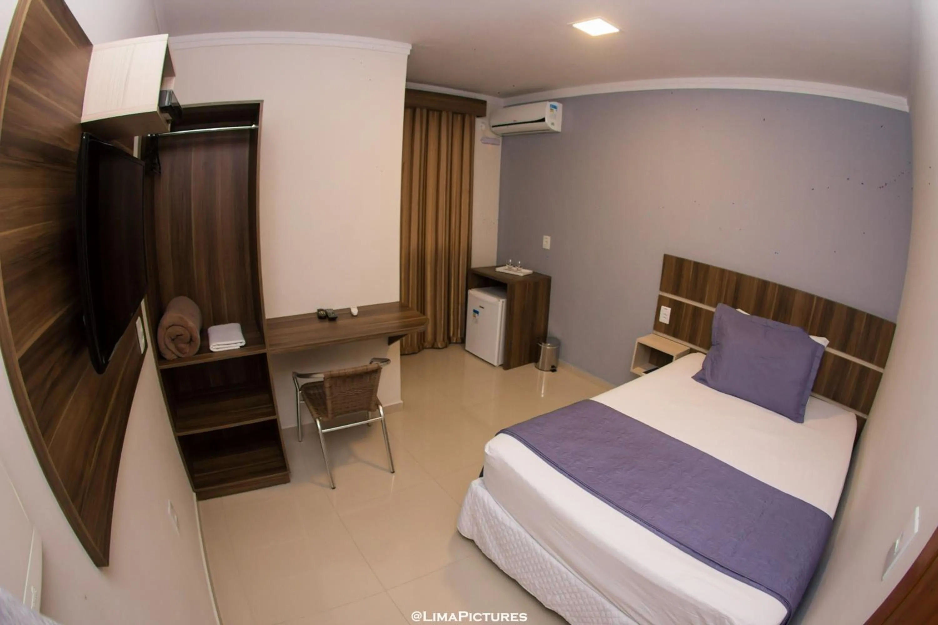 Photo of the whole room, Bed in Pousada Villarejo Armação