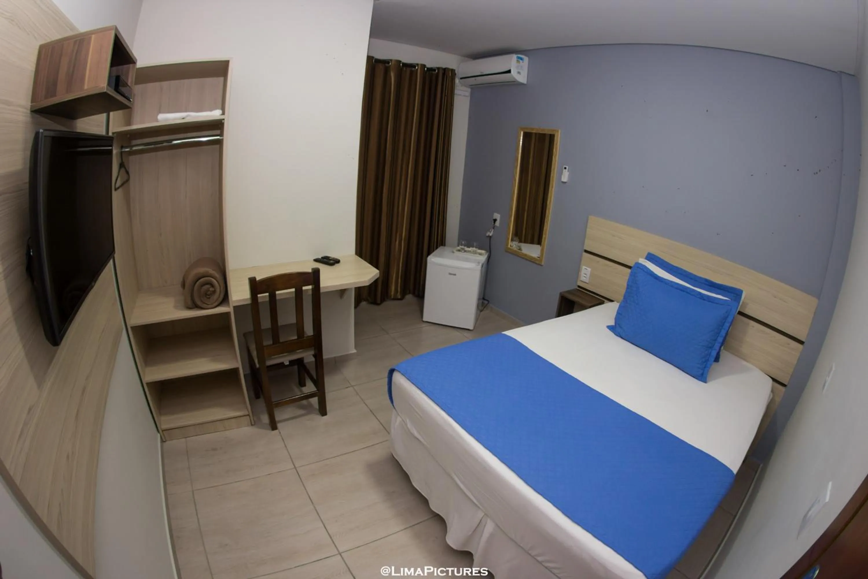 Photo of the whole room, Bed in Pousada Villarejo Armação