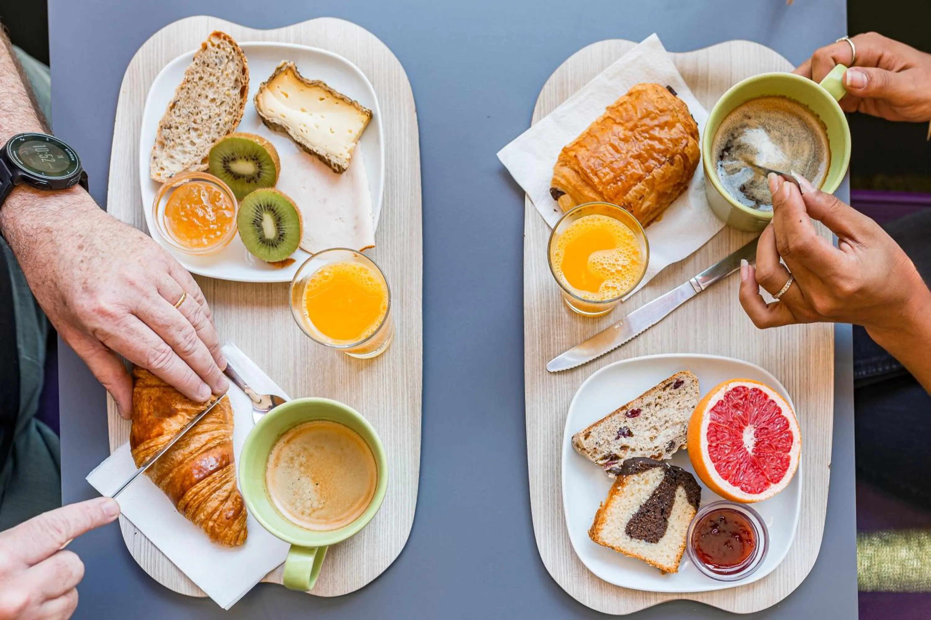 Buffet breakfast in ibis Styles Annecy Centre Gare