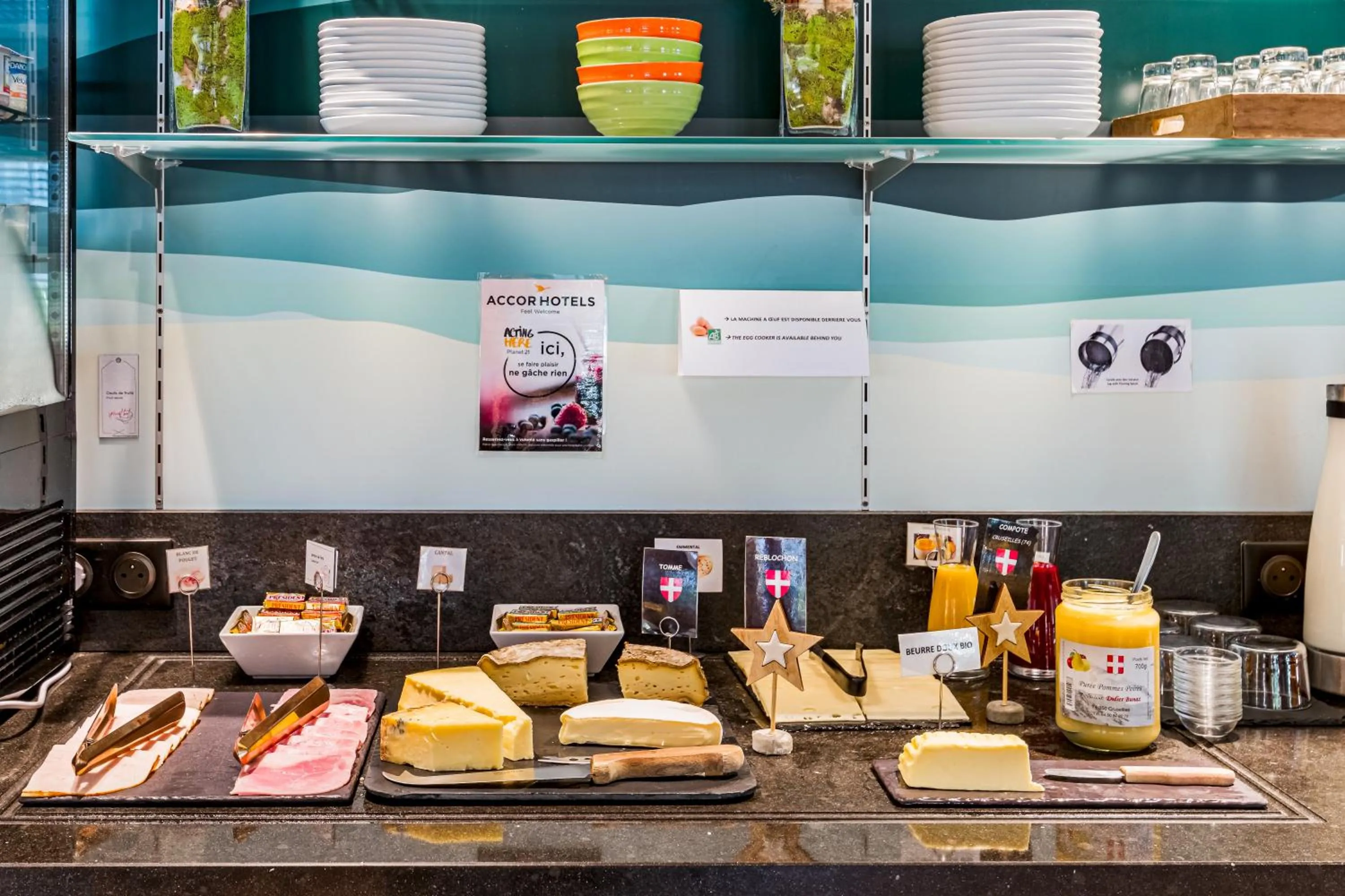 Buffet breakfast in ibis Styles Annecy Centre Gare