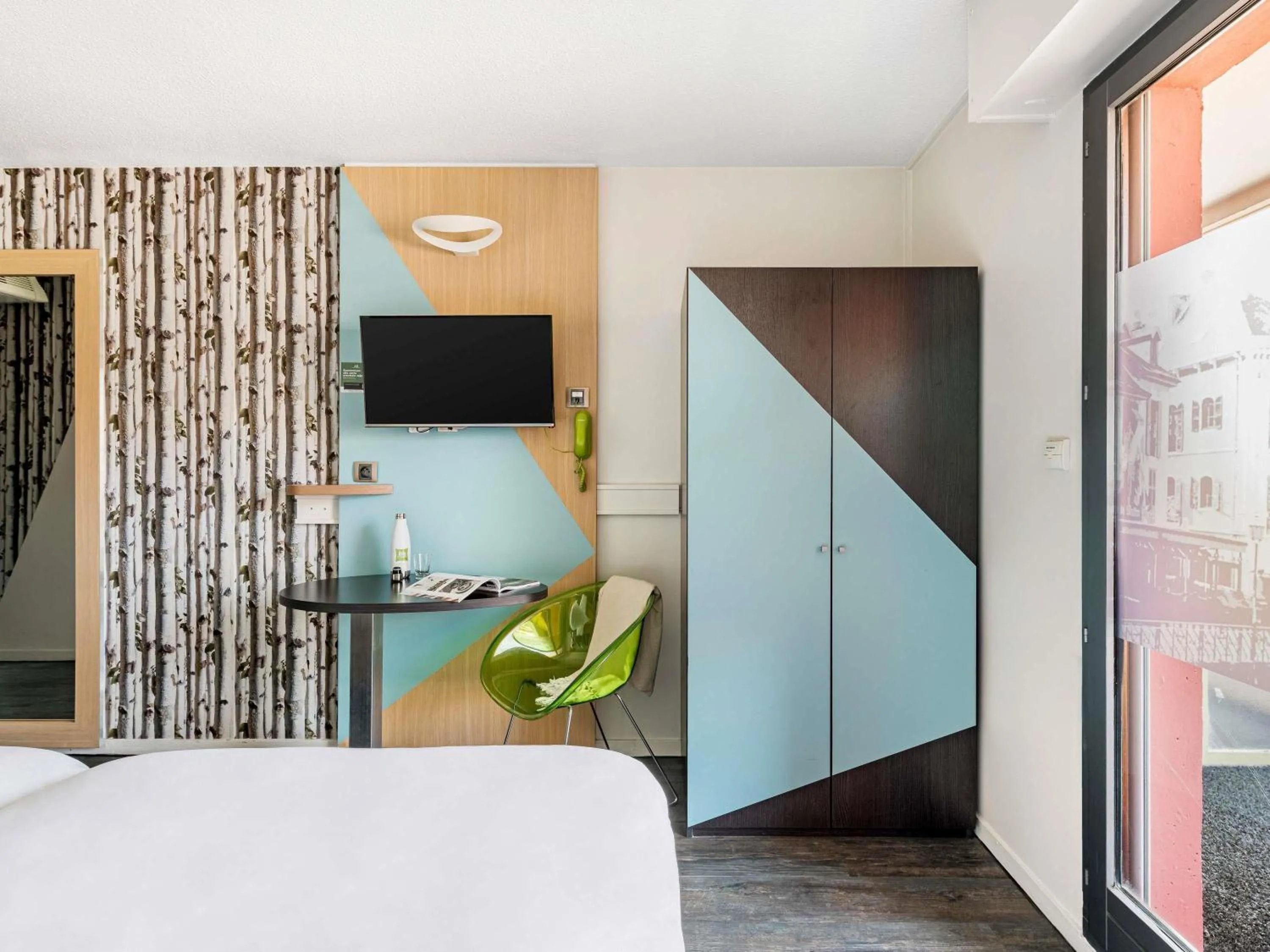 Bedroom, Bed in ibis Styles Annecy Centre Gare