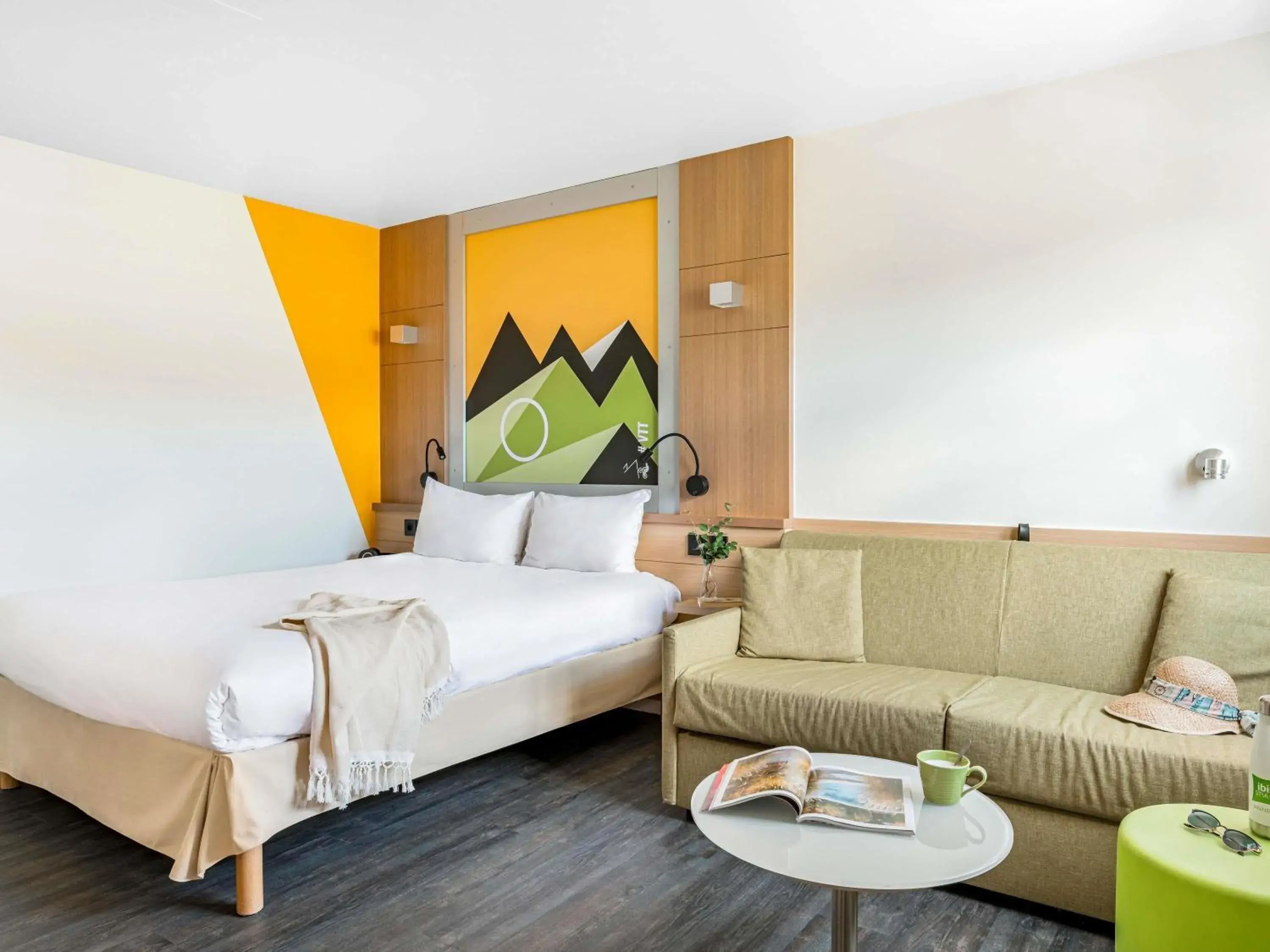 Bedroom, Bed in ibis Styles Annecy Centre Gare Bedroom, Bed in ibis Styles Annecy Centre Gare