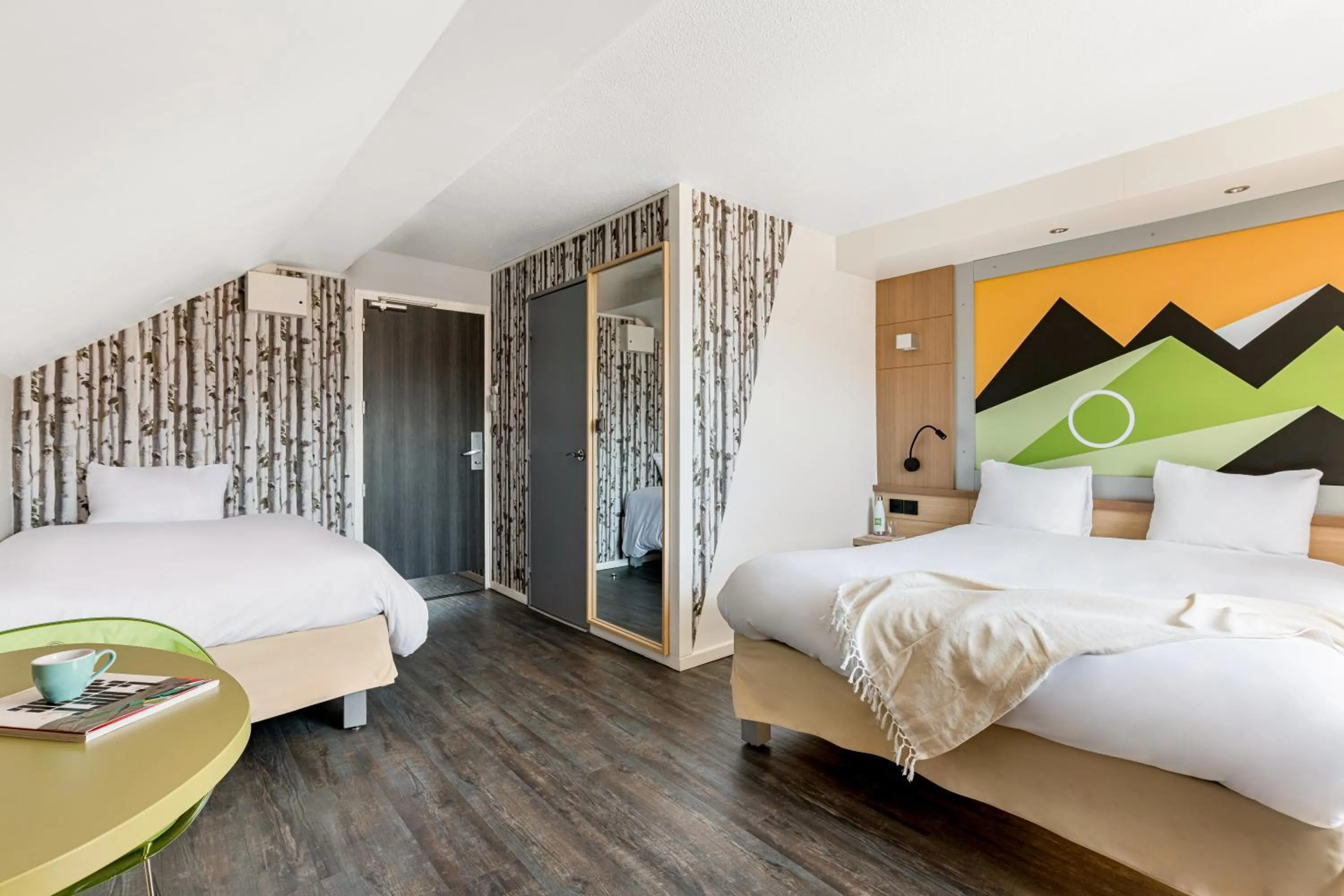 Bedroom, Bed in ibis Styles Annecy Centre Gare