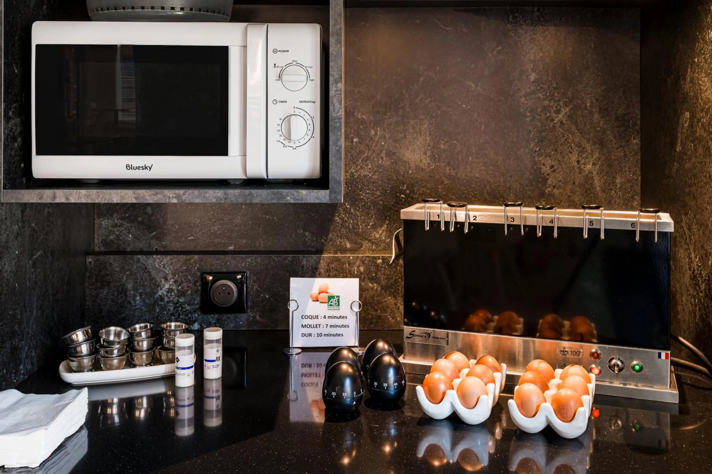 Buffet breakfast in ibis Styles Annecy Centre Gare