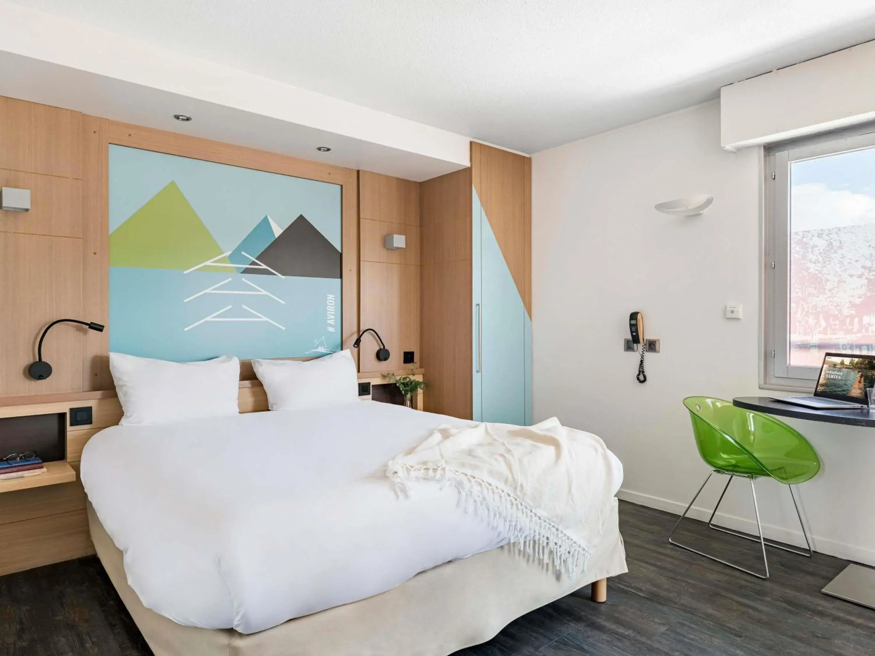 Property building, Bed in ibis Styles Annecy Centre Gare Property building, Bed in ibis Styles Annecy Centre Gare