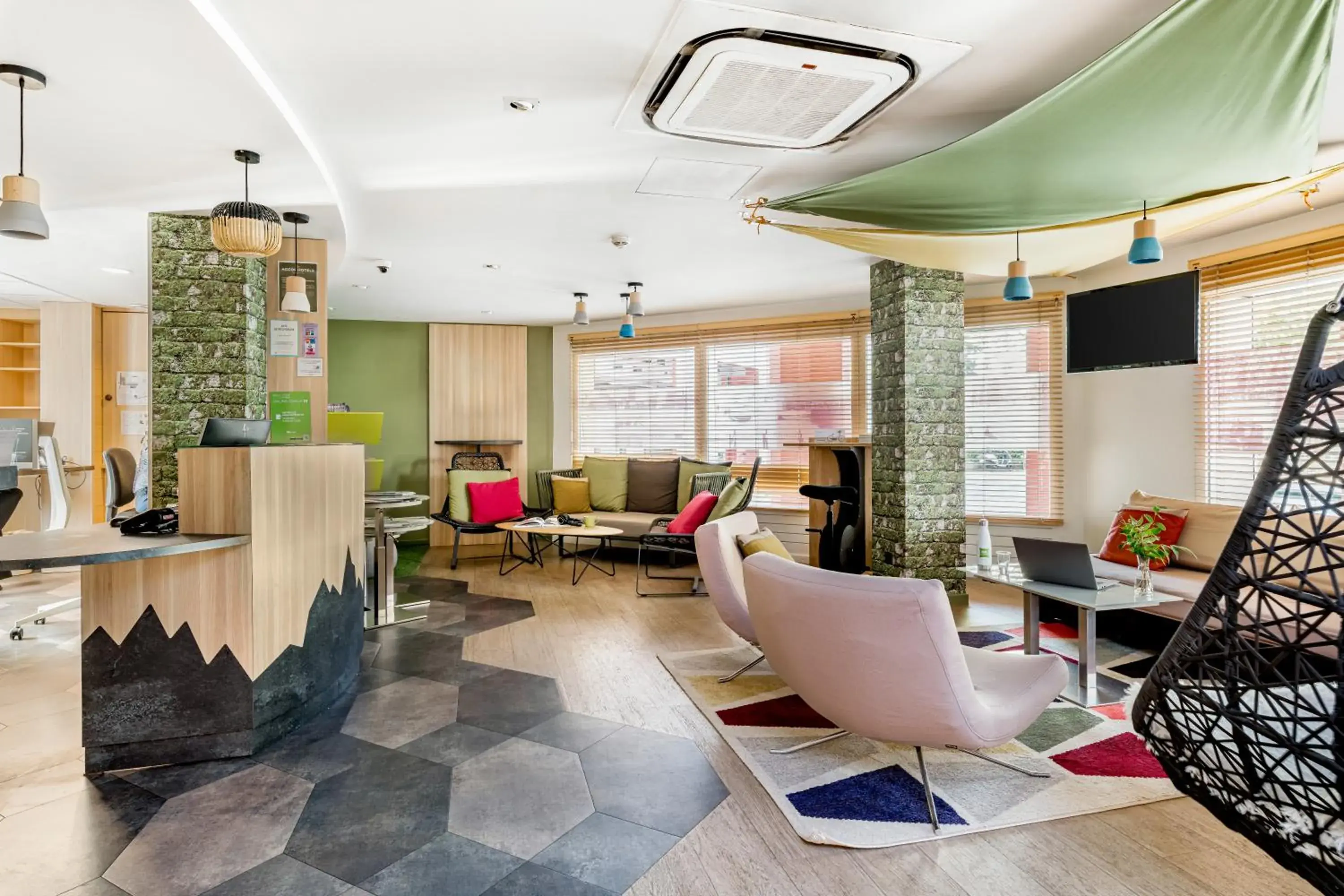 Lobby or reception in ibis Styles Annecy Centre Gare Lobby or reception in ibis Styles Annecy Centre Gare