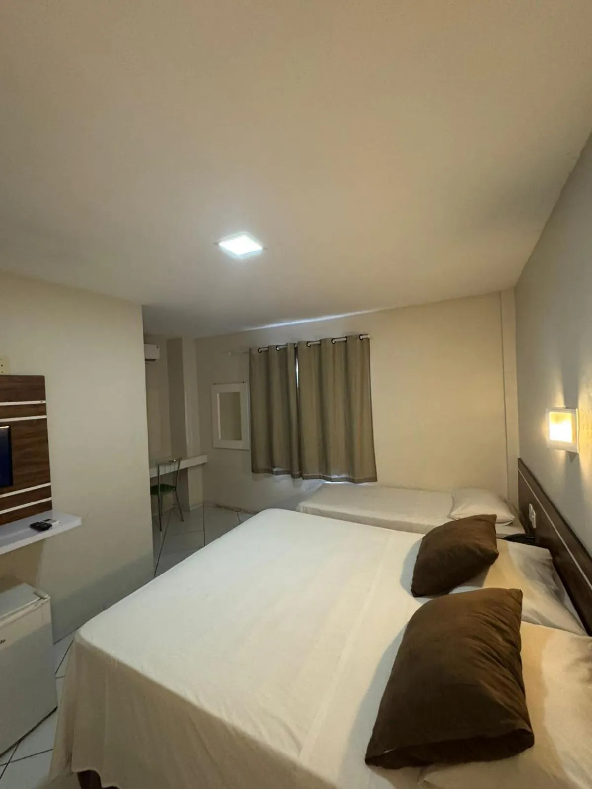 Bed in Schalom Hotel