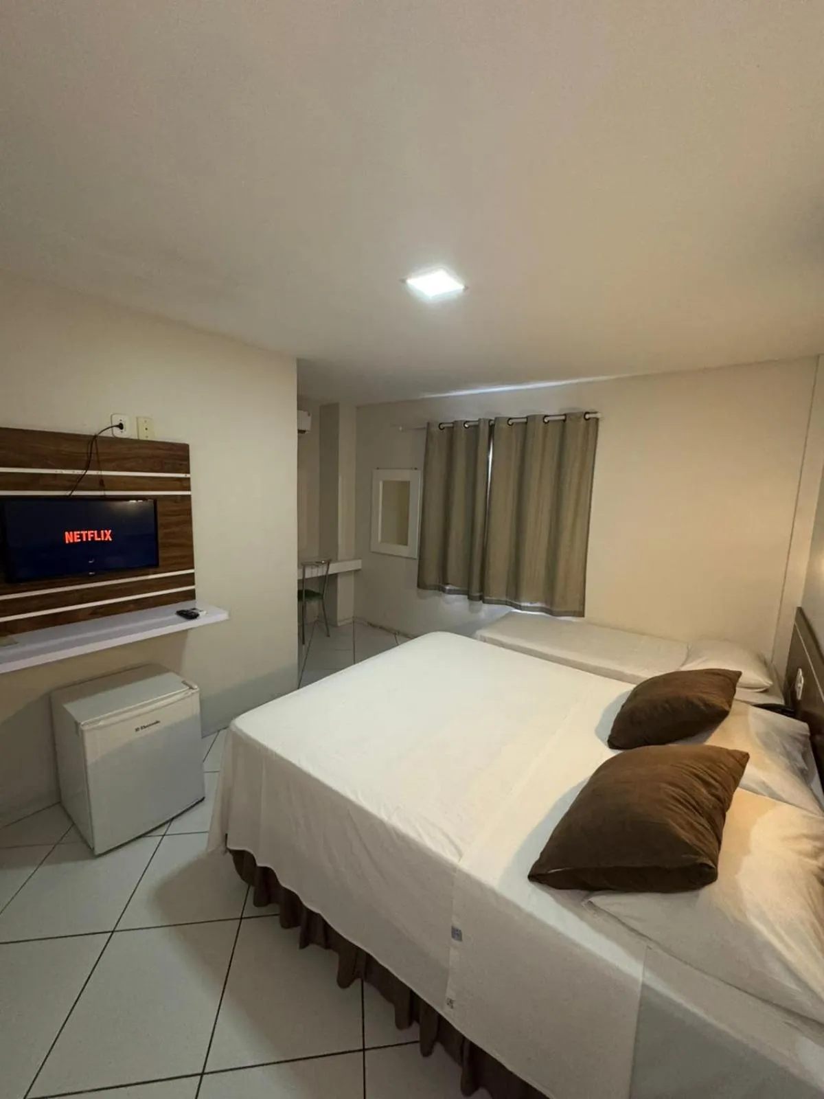 Bed in Schalom Hotel