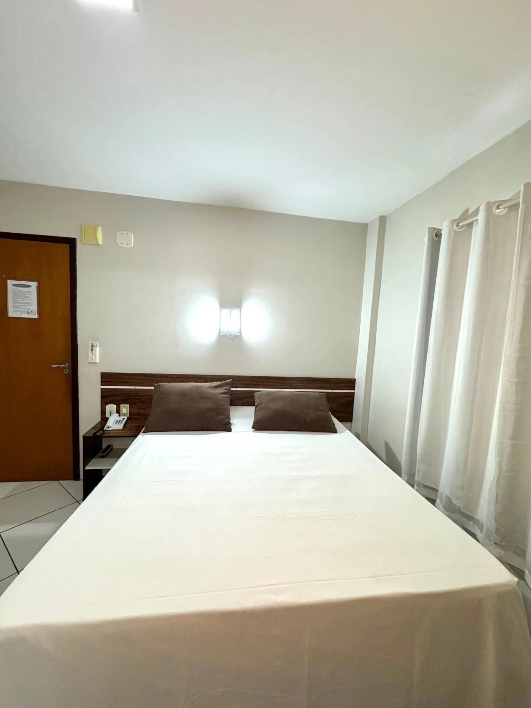 Bed in Schalom Hotel