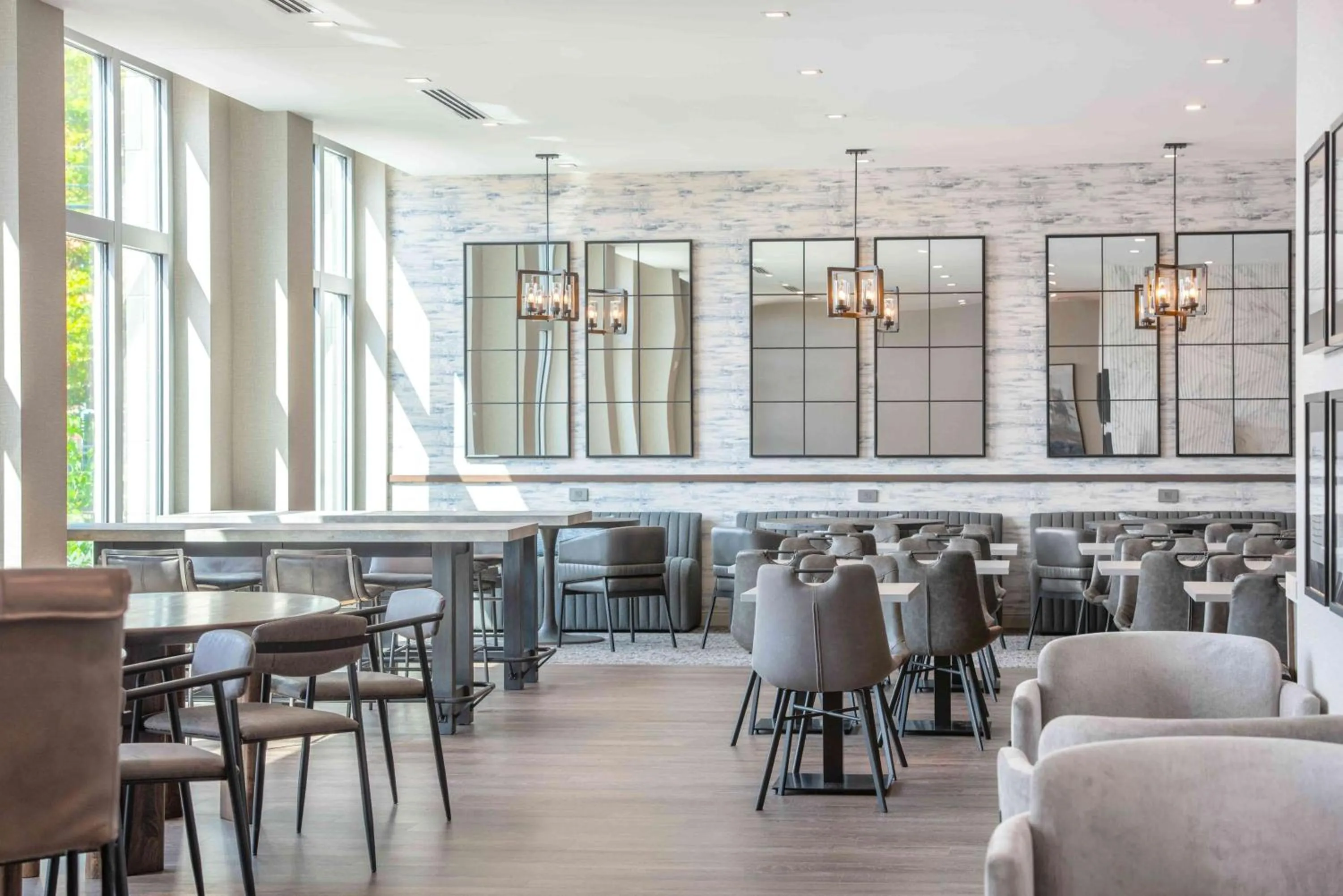 Restaurant/places to eat in Homewood Suites By Hilton Boston Logan Airport Chelsea