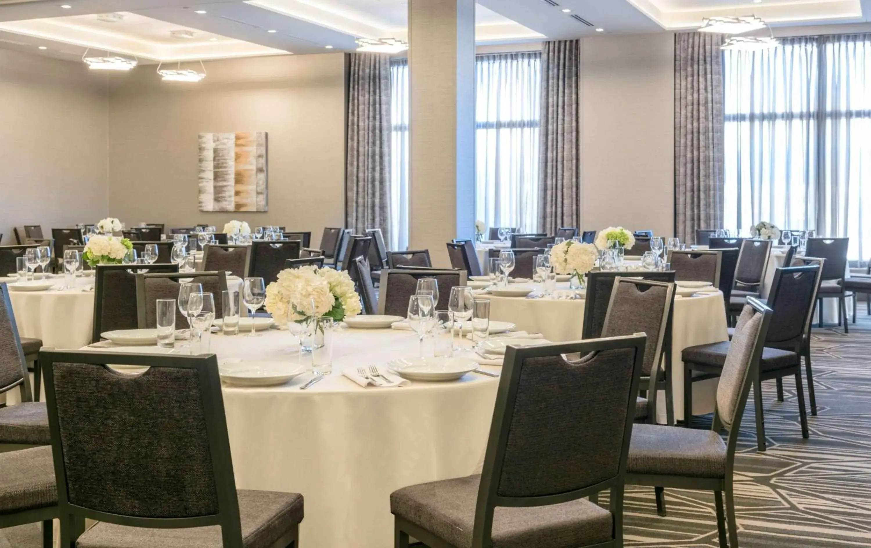Meeting/conference room, Restaurant/Places to Eat in Homewood Suites By Hilton Boston Logan Airport Chelsea