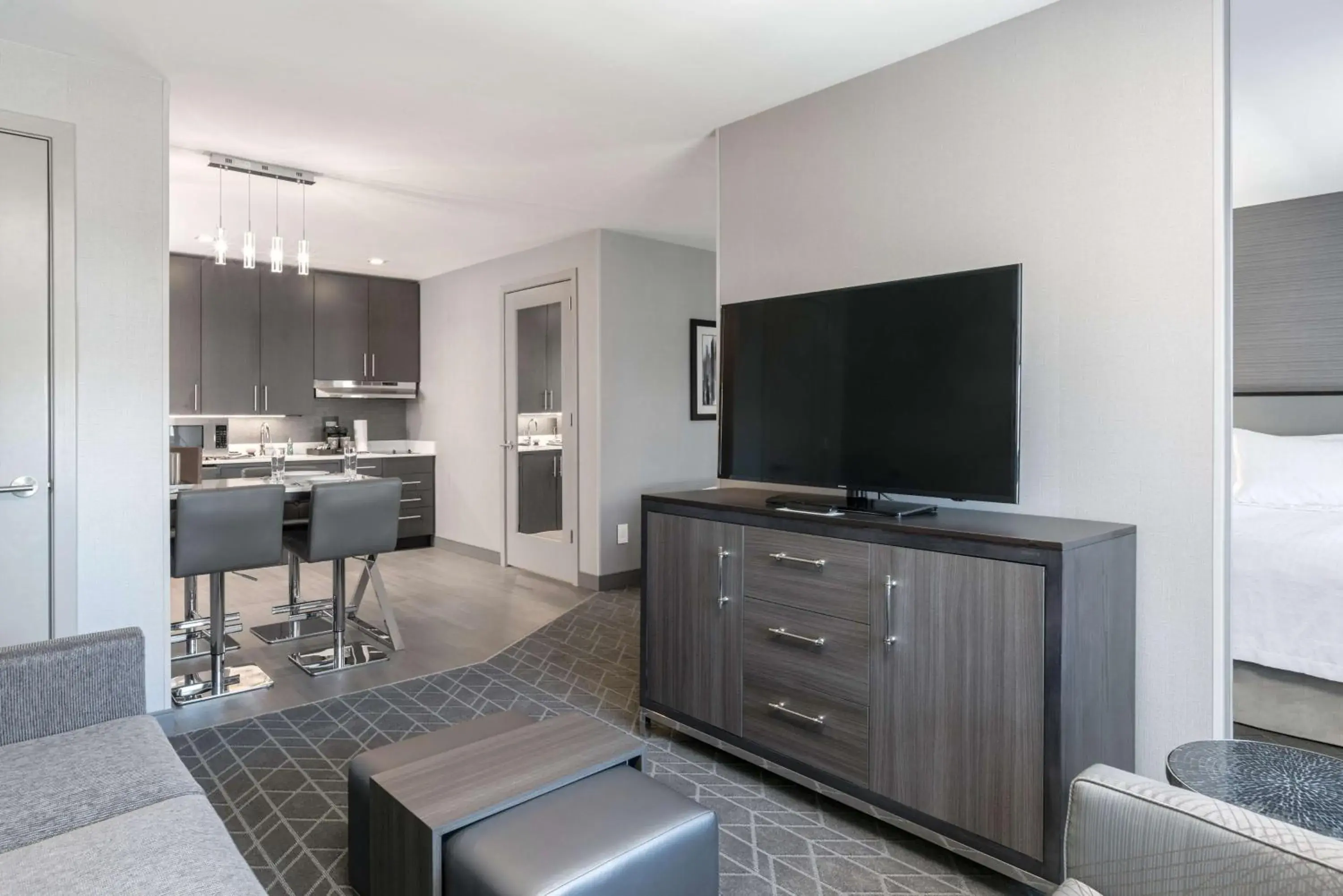 Living room, TV/Entertainment Center in Homewood Suites By Hilton Boston Logan Airport Chelsea