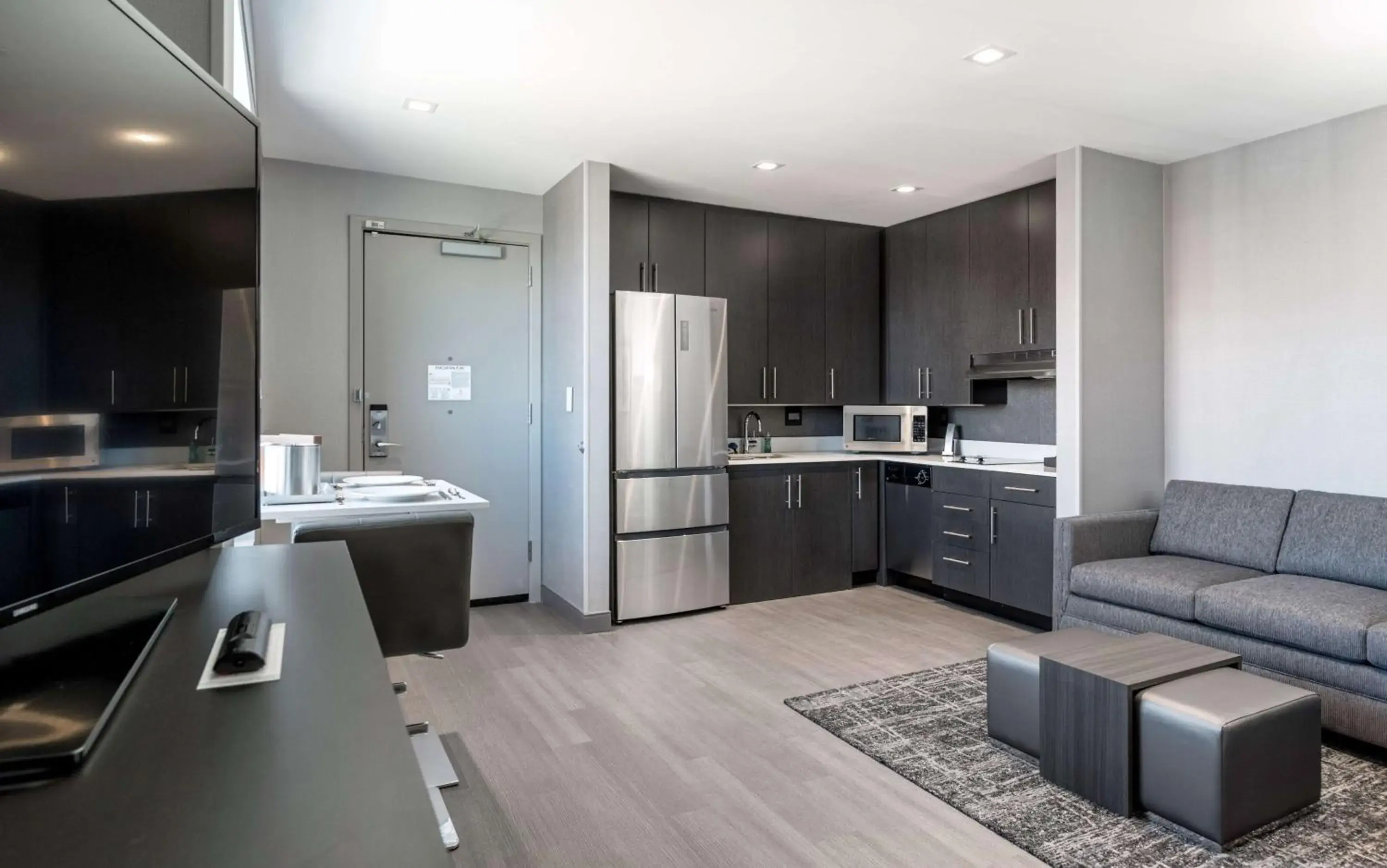 Kitchen or kitchenette, Kitchen/Kitchenette in Homewood Suites By Hilton Boston Logan Airport Chelsea