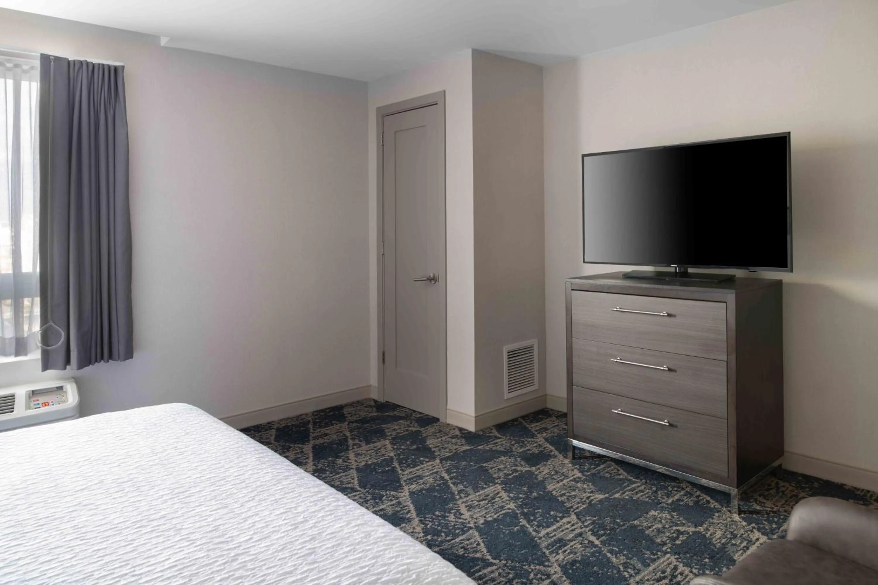 Bedroom, Bed in Homewood Suites By Hilton Boston Logan Airport Chelsea