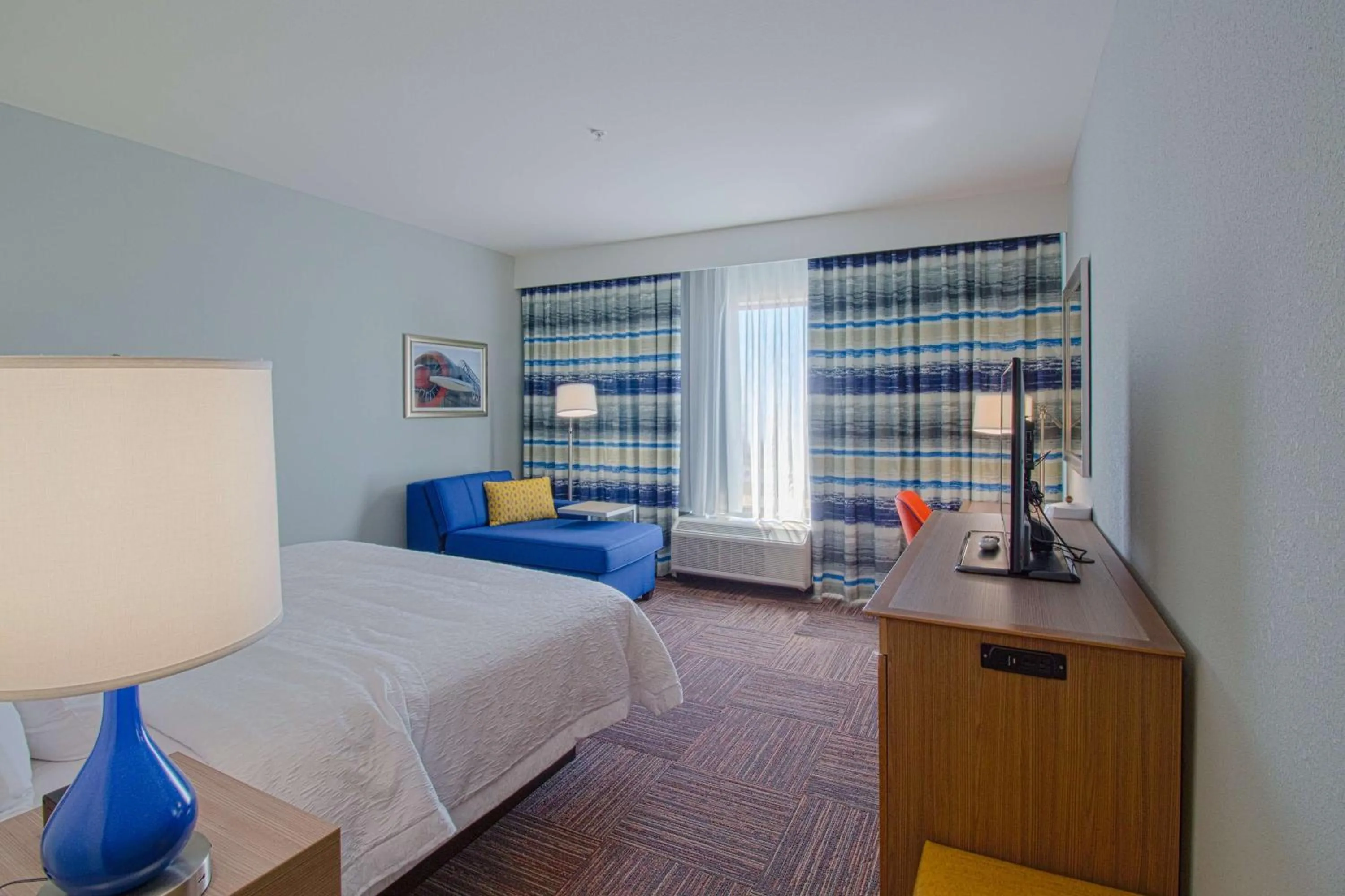 Bedroom, Bed in Hampton Inn Crestview South I-10, Fl