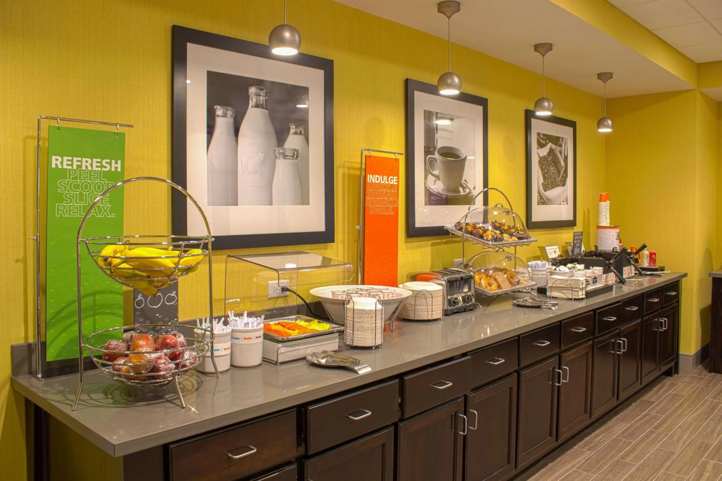Dining area in Hampton Inn Crestview South I-10, Fl
