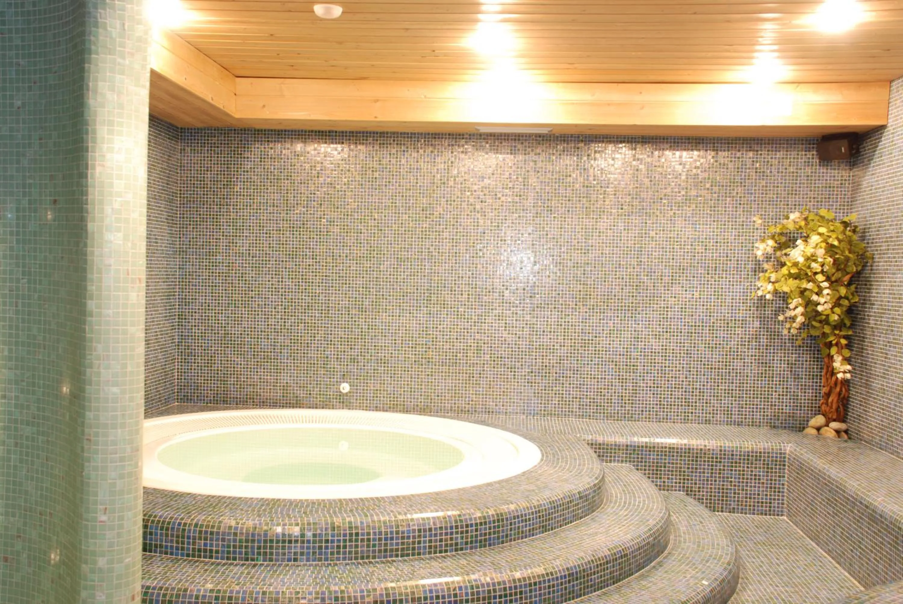 Open Air Bath in Garni Cristallo