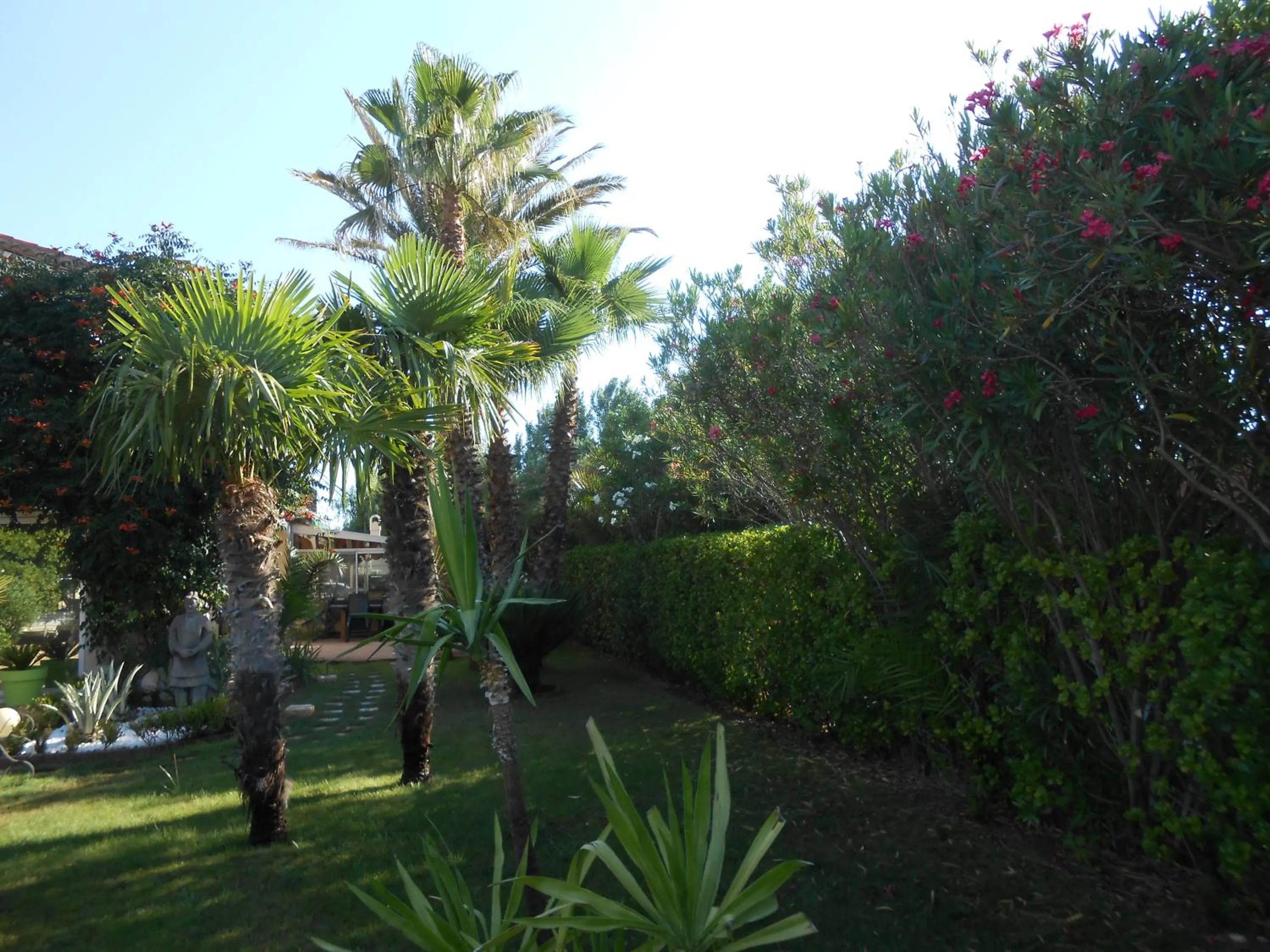 Property building in Maison Monica Exeptionnel-Jardin paysage ZEN